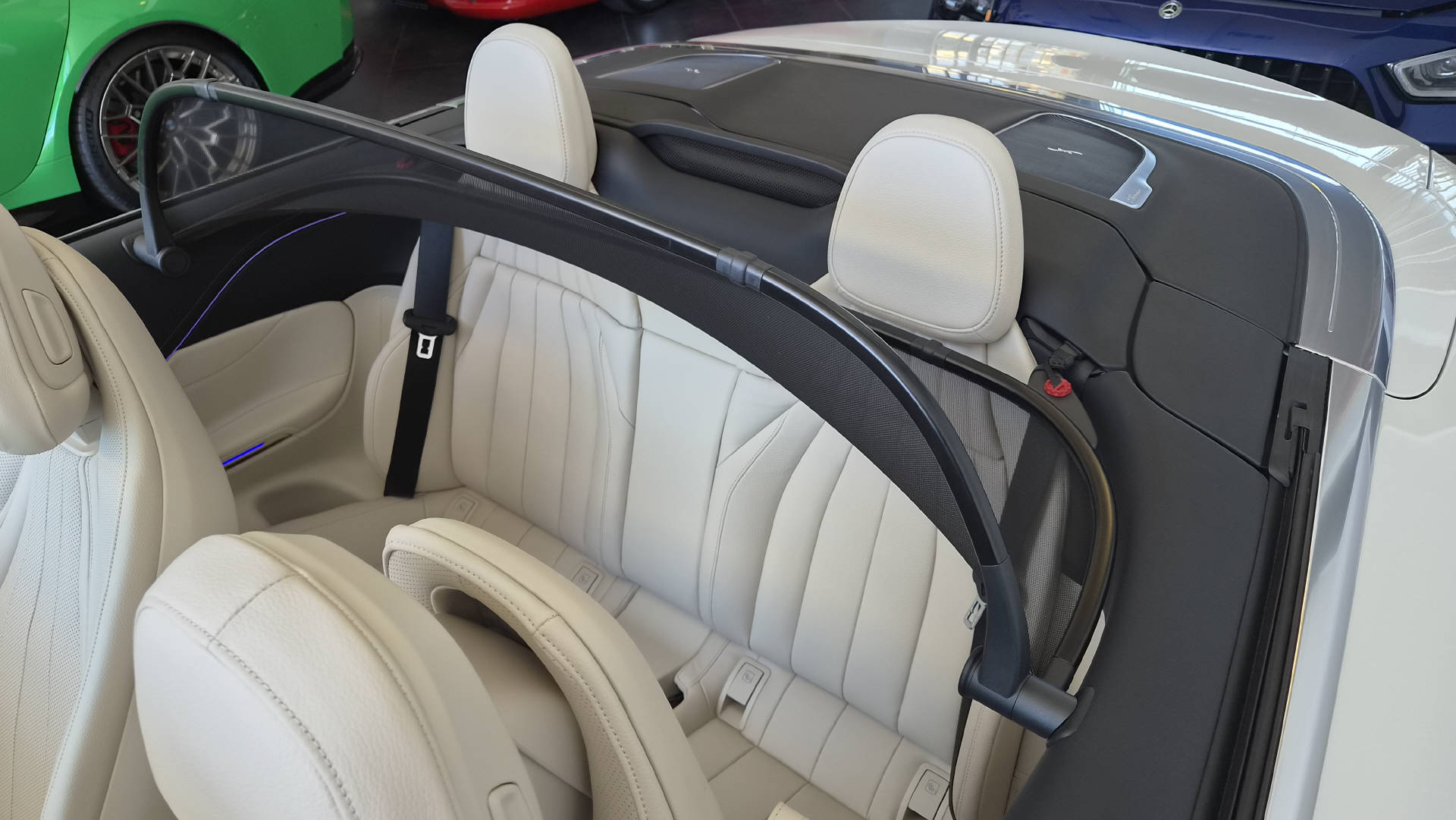 MERCEDES-BENZ CLE 450 AMG Line 4matic Cabriolet-image-10