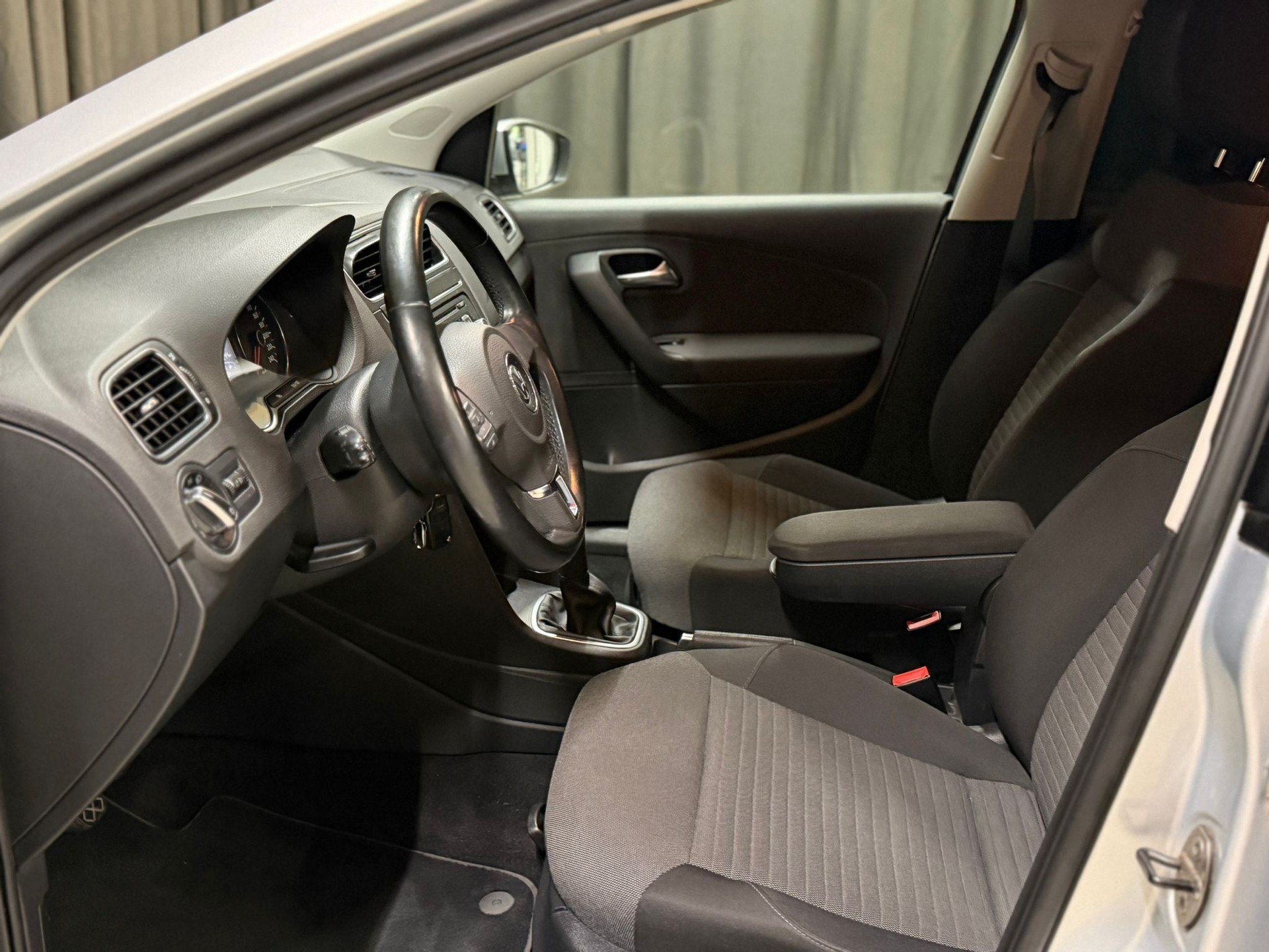 VW Polo 1.2 12V Comfortline-image-11