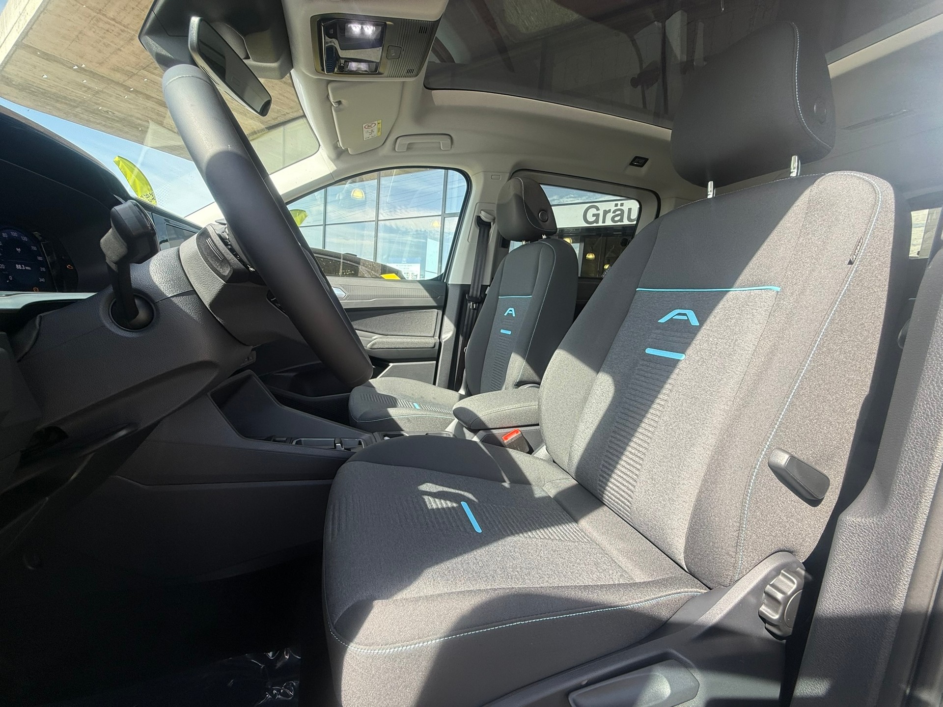 FORD Grand Tourneo Connect 1.5 PHEV Active Automat - 5 PLÄTZER-image-5