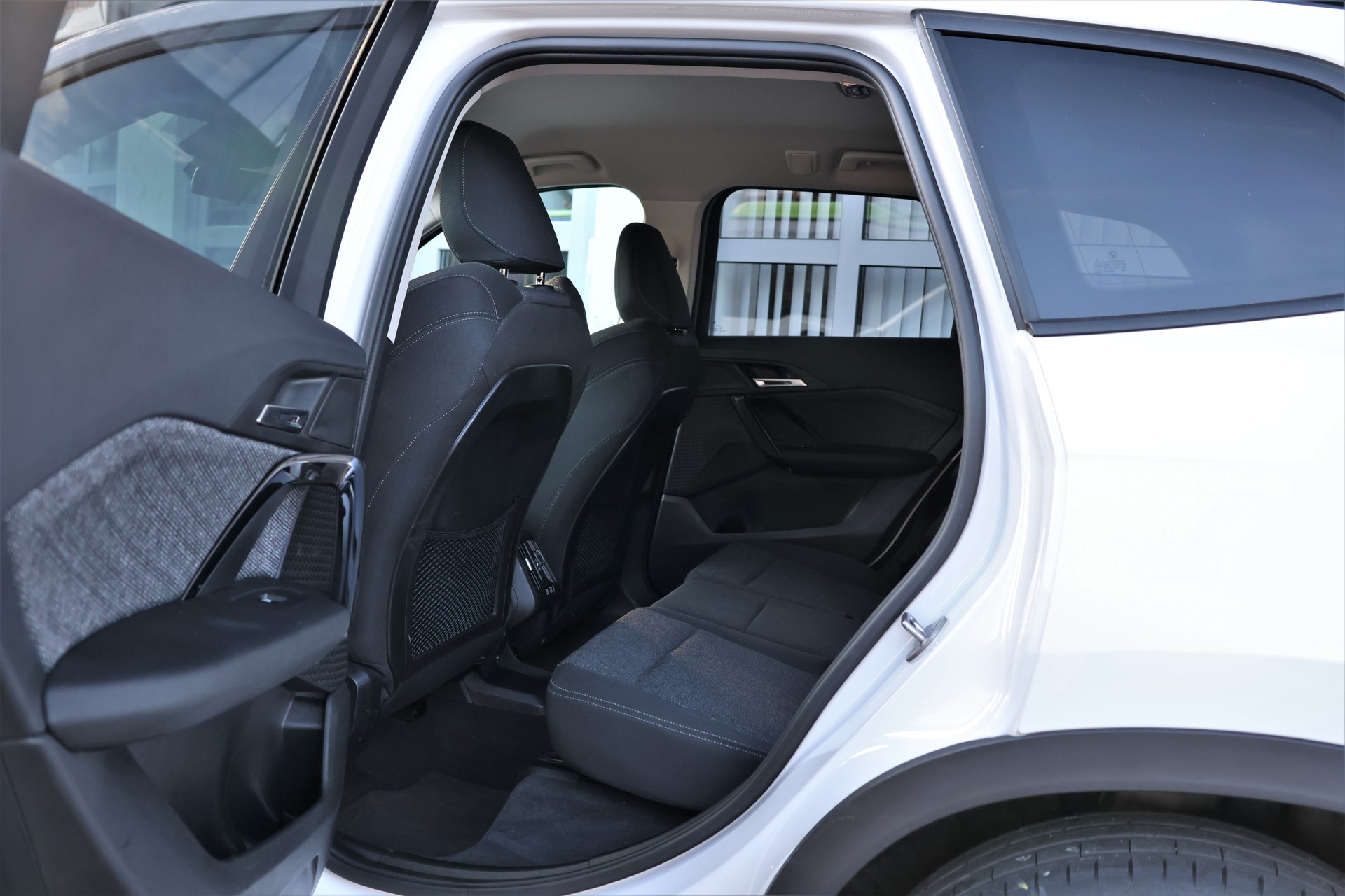 BMW X1 xDrive 20d 48V (CH) + 2.0T AHK-image-12