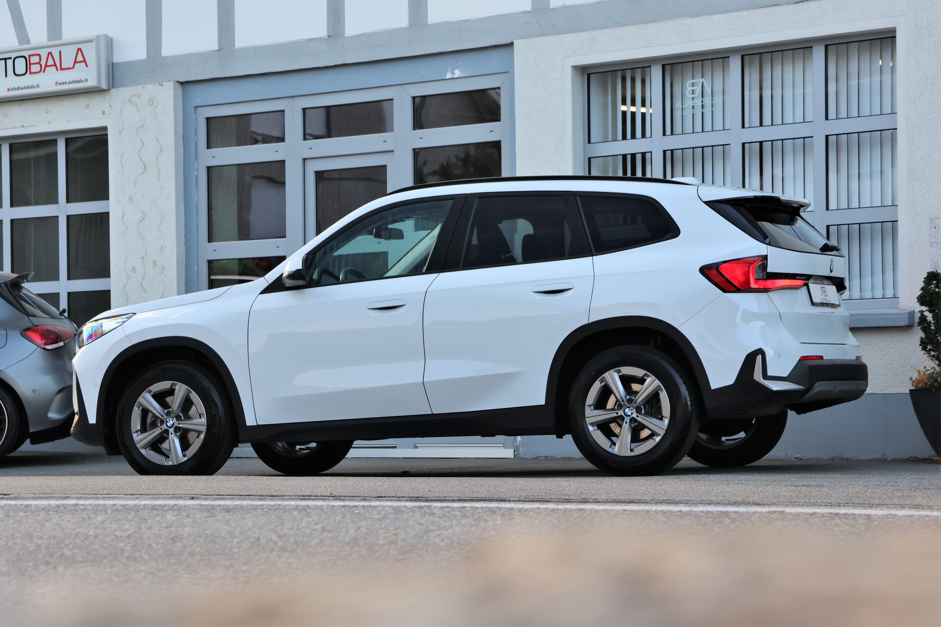 BMW X1 xDrive 20d 48V (CH) + 2.0T AHK-image-3