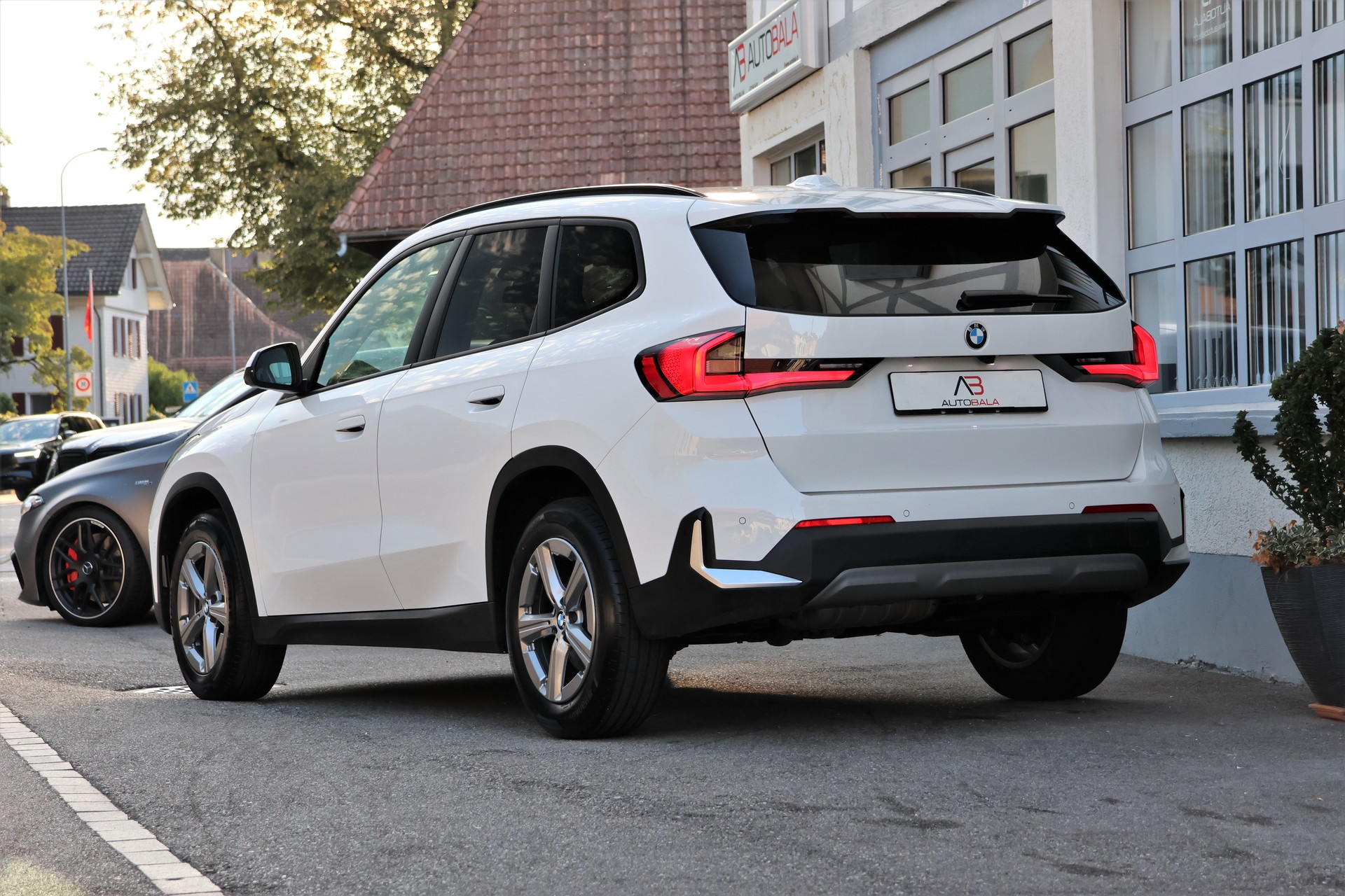 BMW X1 xDrive 20d 48V (CH) + 2.0T AHK-image-2