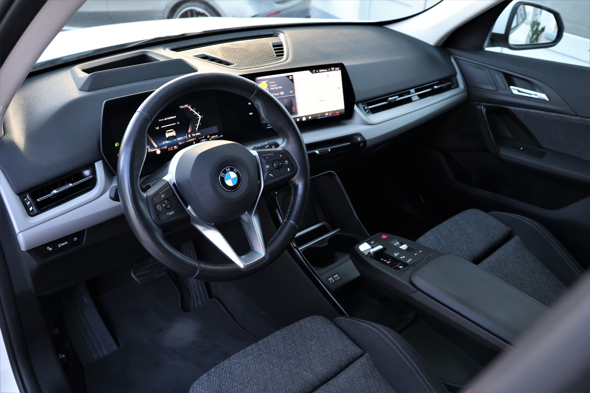 BMW X1 xDrive 20d 48V (CH) + 2.0T AHK-image-10