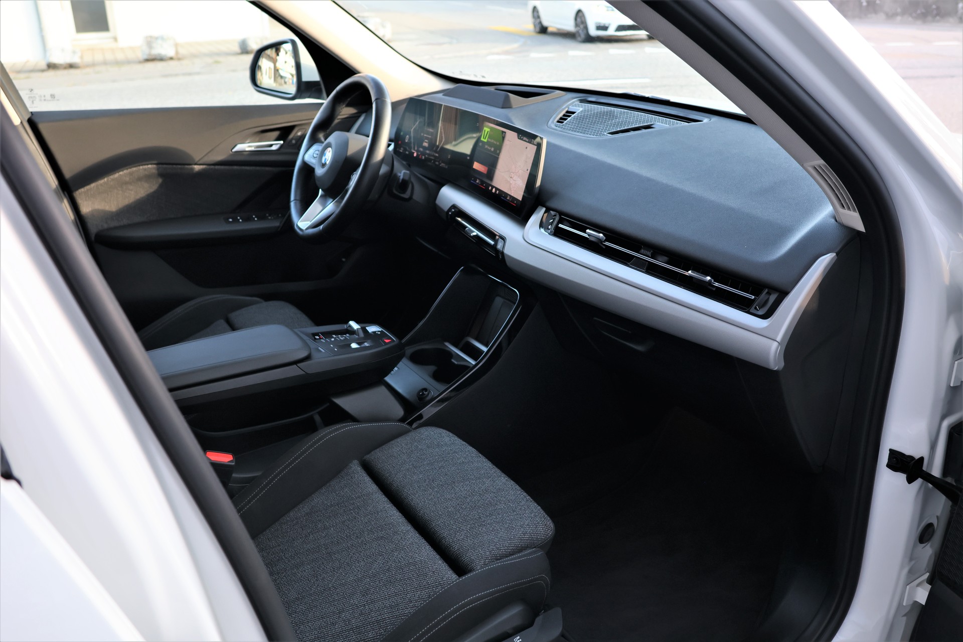 BMW X1 xDrive 20d 48V (CH) + 2.0T AHK-image-19