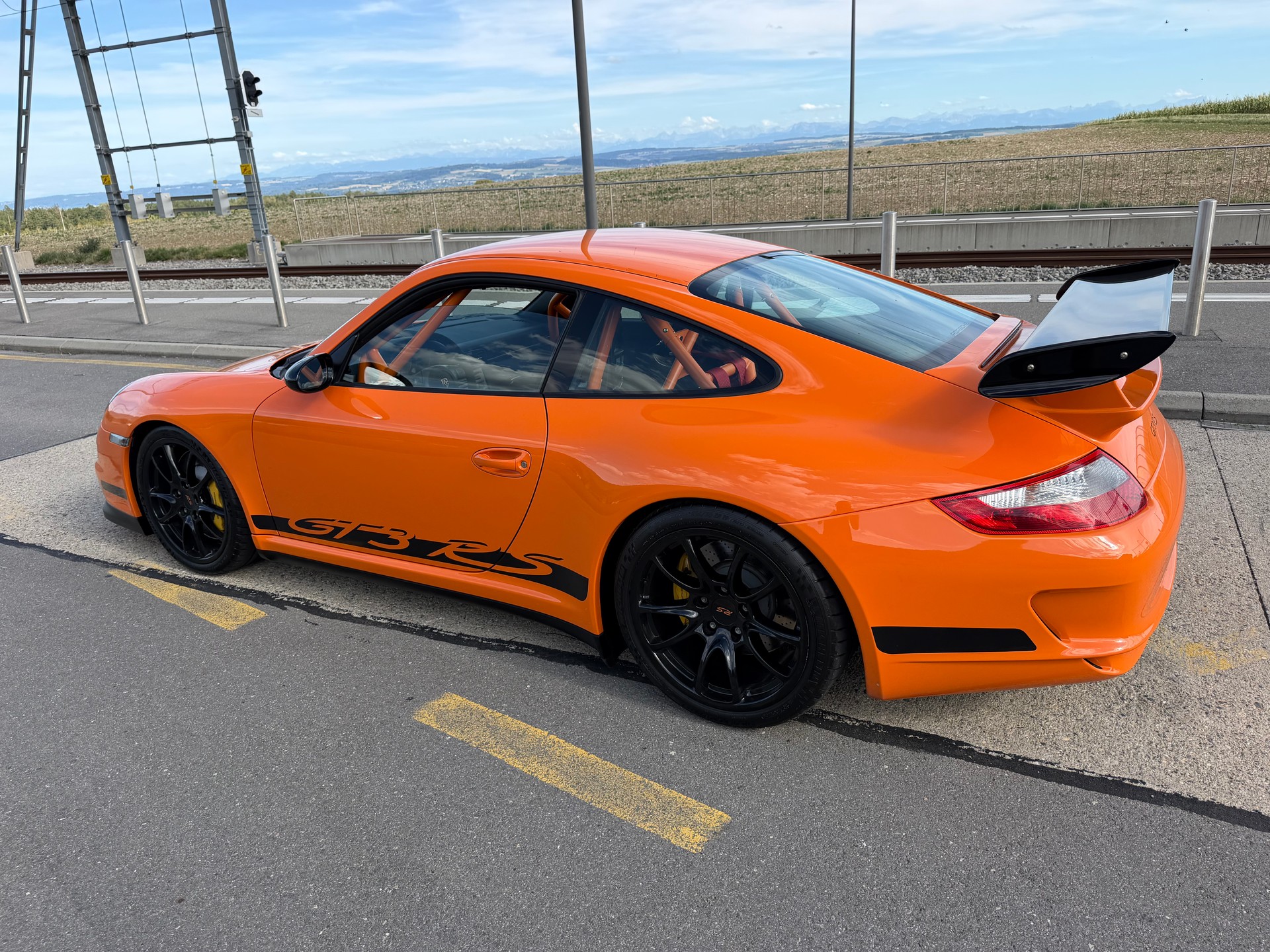 PORSCHE 911 GT3 RS-image-4