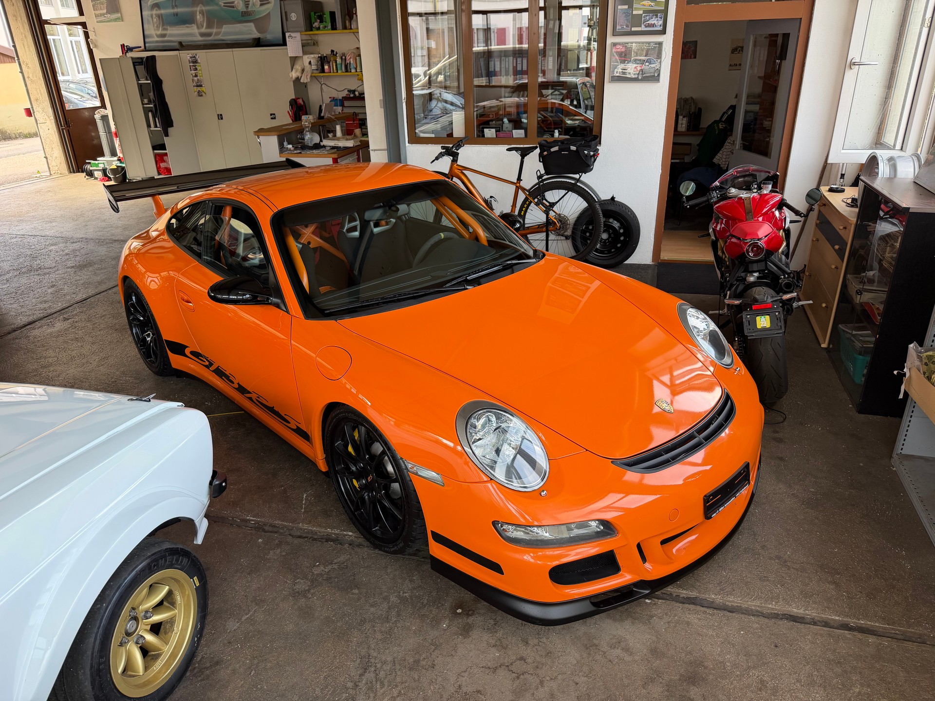 PORSCHE 911 GT3 RS-image-14