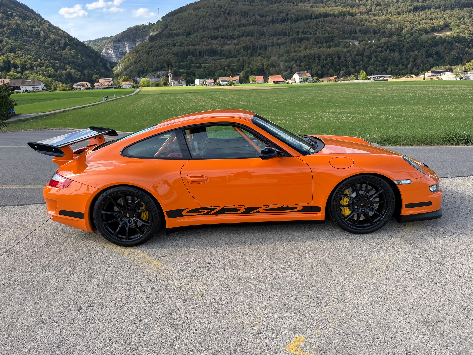 PORSCHE 911 GT3 RS-image-2