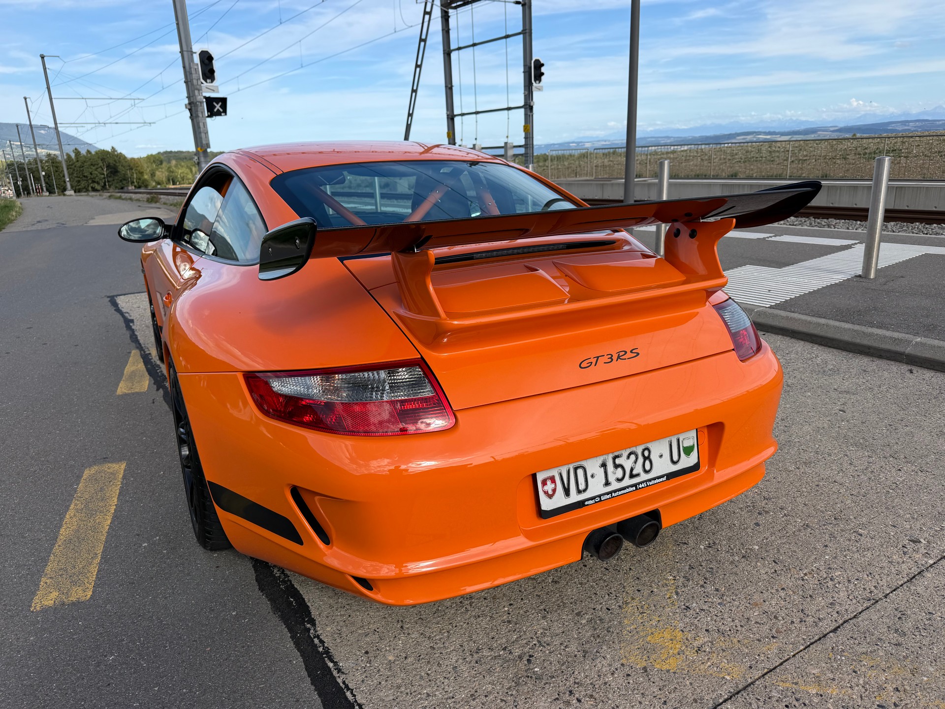 PORSCHE 911 GT3 RS-image-6
