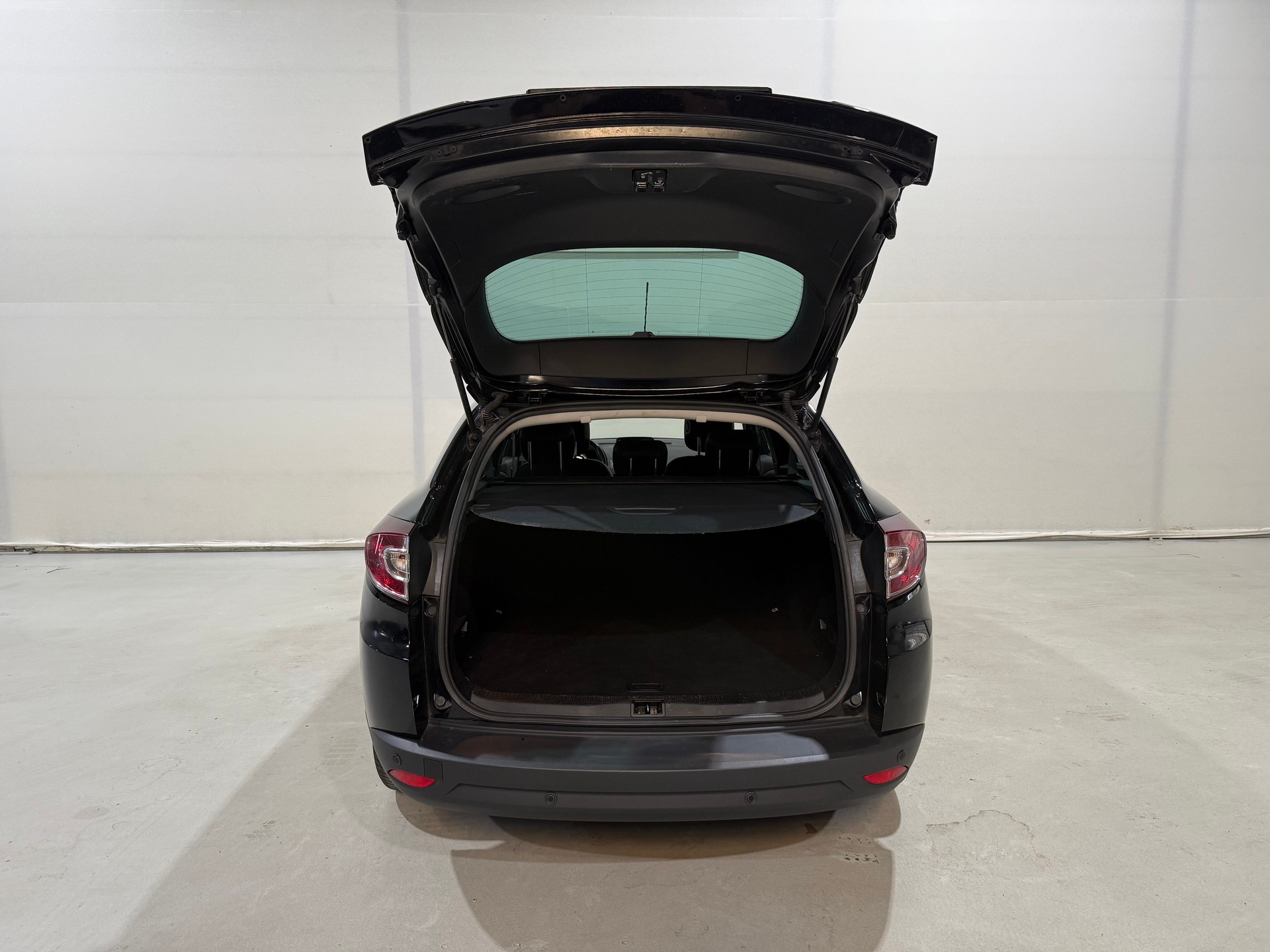 RENAULT Mégane Grandtour 1.5 dCi Bose EDC-image-10