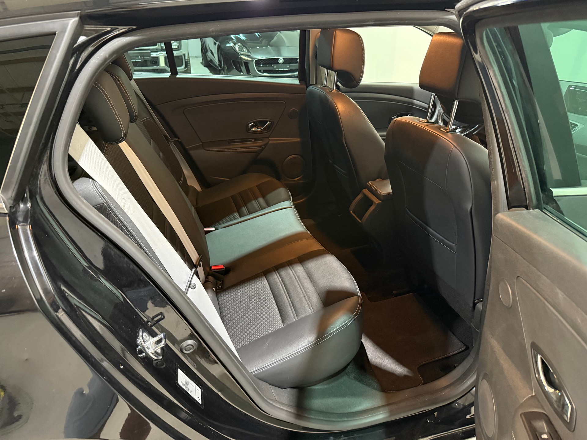 RENAULT Mégane Grandtour 1.5 dCi Bose EDC-image-15