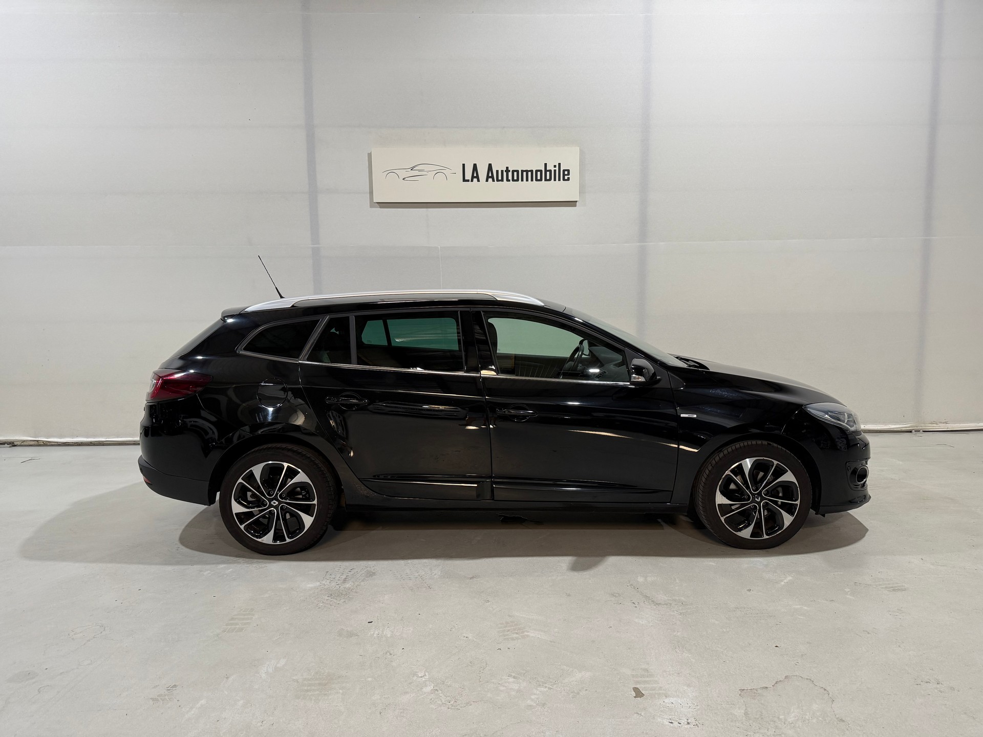 RENAULT Mégane Grandtour 1.5 dCi Bose EDC-image-6
