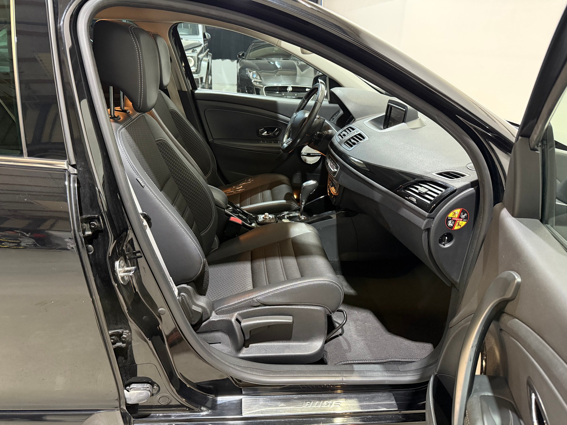 RENAULT Mégane Grandtour 1.5 dCi Bose EDC-image-13