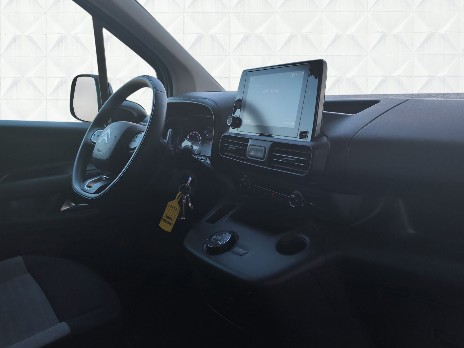 CITROEN Berlingo 1.5 BlueHDi Swiss Edition EAT8-image-10