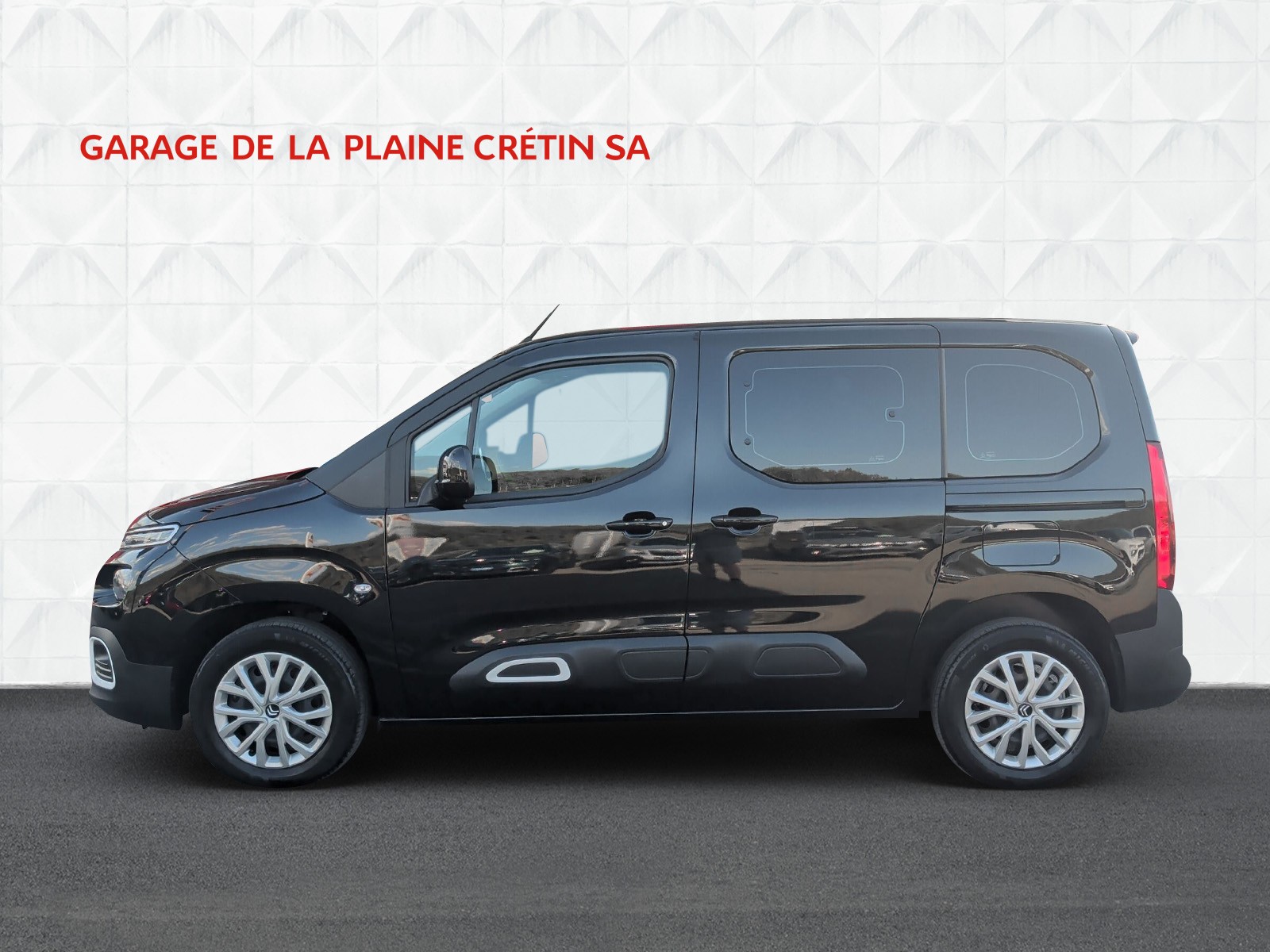 CITROEN Berlingo 1.5 BlueHDi Swiss Edition EAT8-image-2