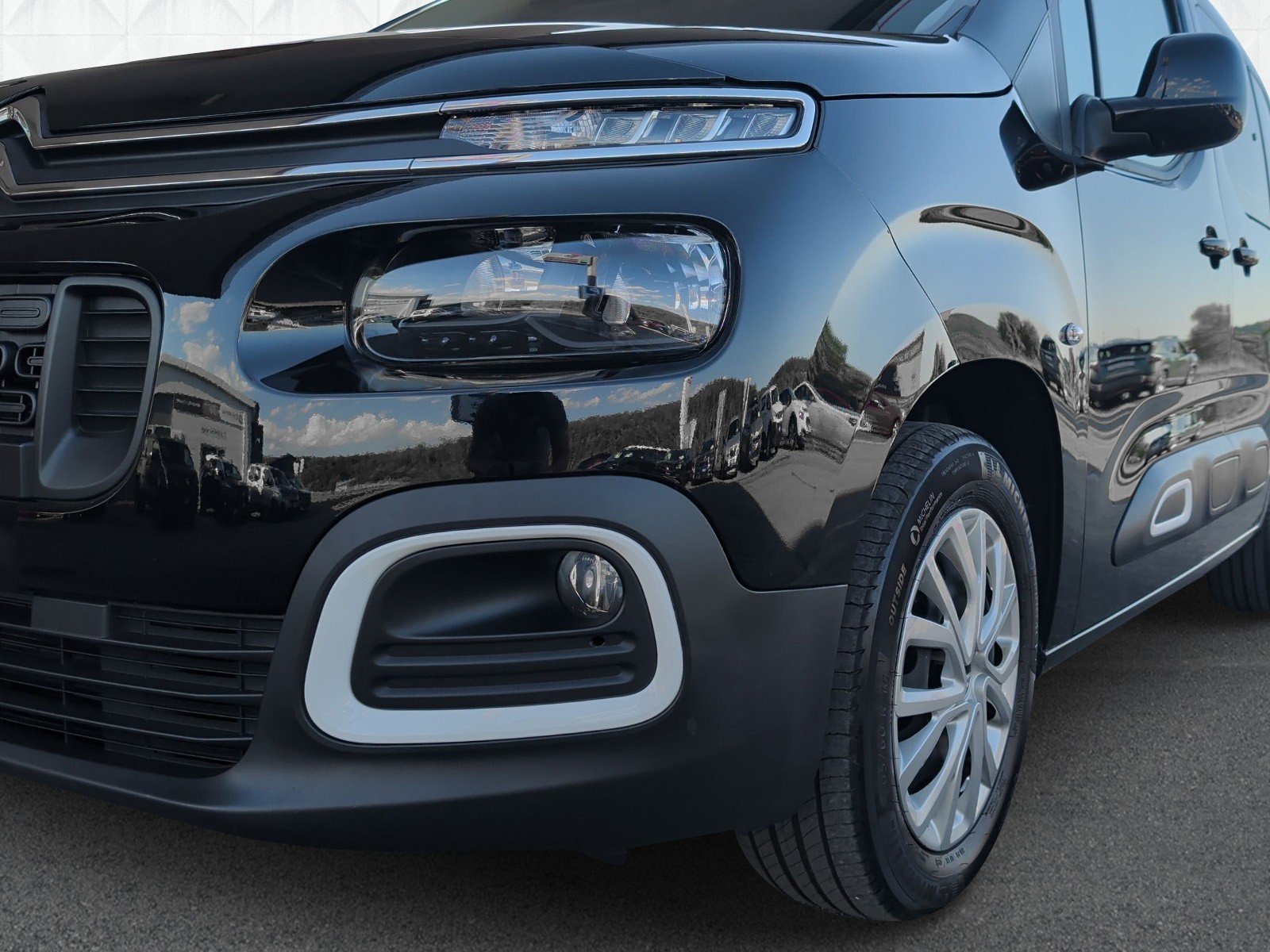 CITROEN Berlingo 1.5 BlueHDi Swiss Edition EAT8-image-6