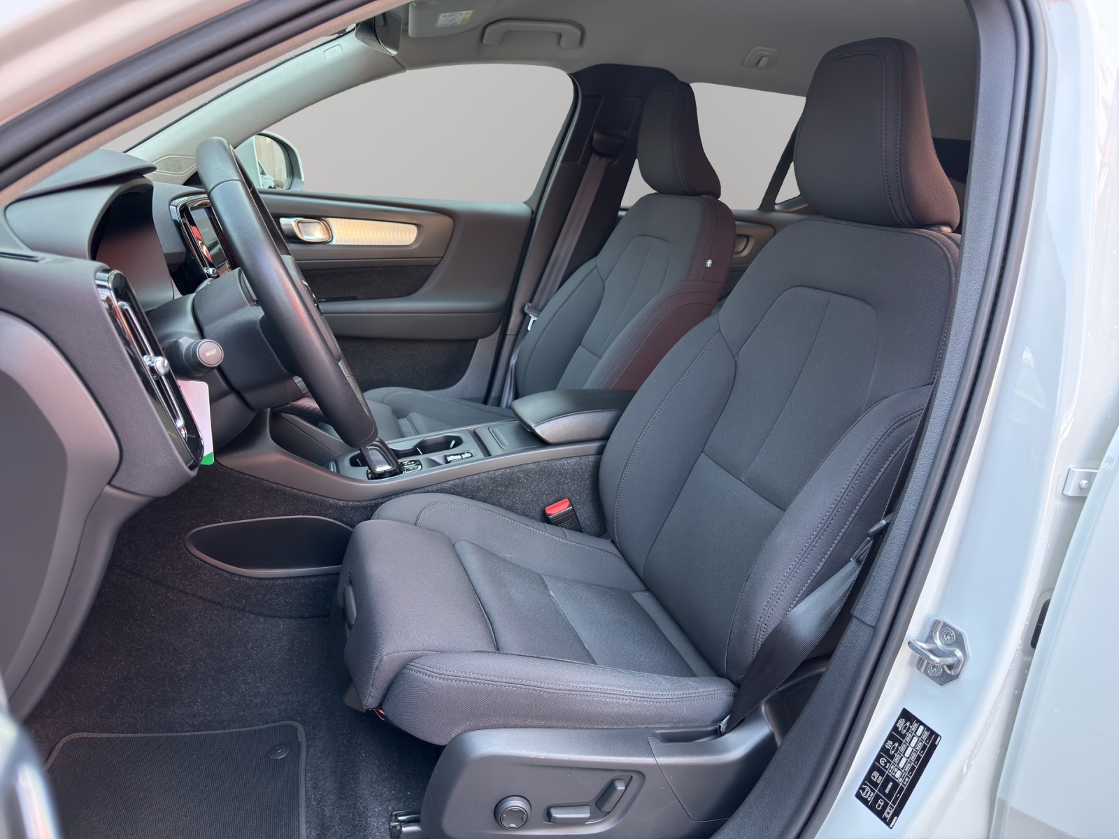 VOLVO XC40 T3 XCITE Geartronic-image-3
