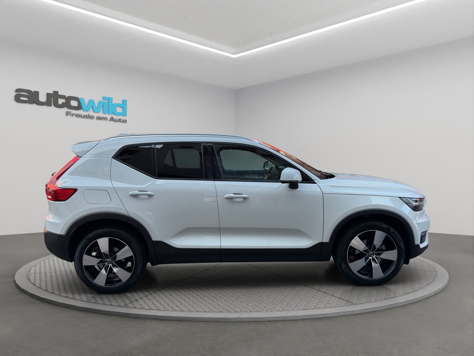 VOLVO XC40 T3 XCITE Geartronic-image-12