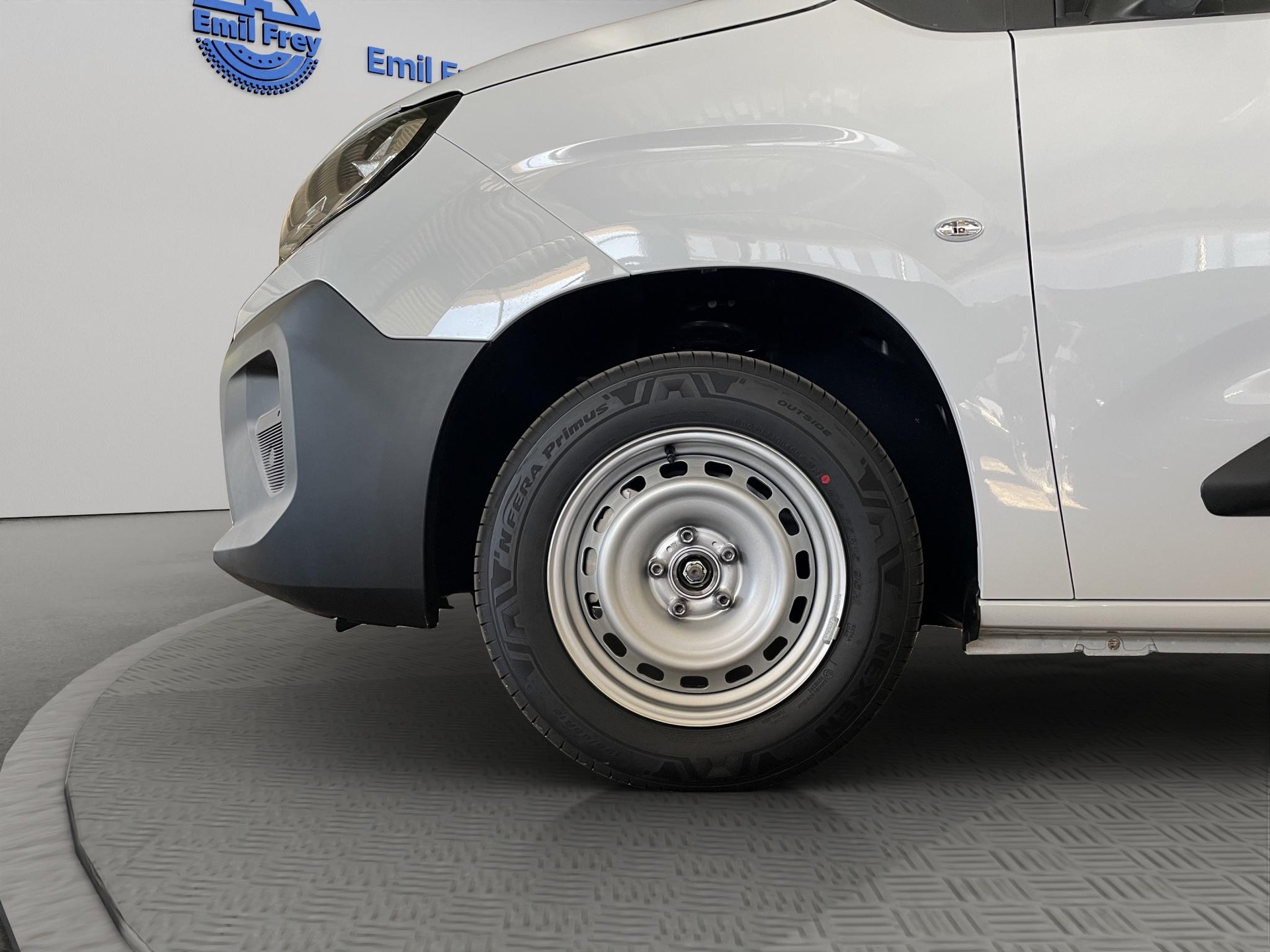 PEUGEOT Partner Kaw. 650 Standard 1.5 BlueHDI 100 S/S-image-11
