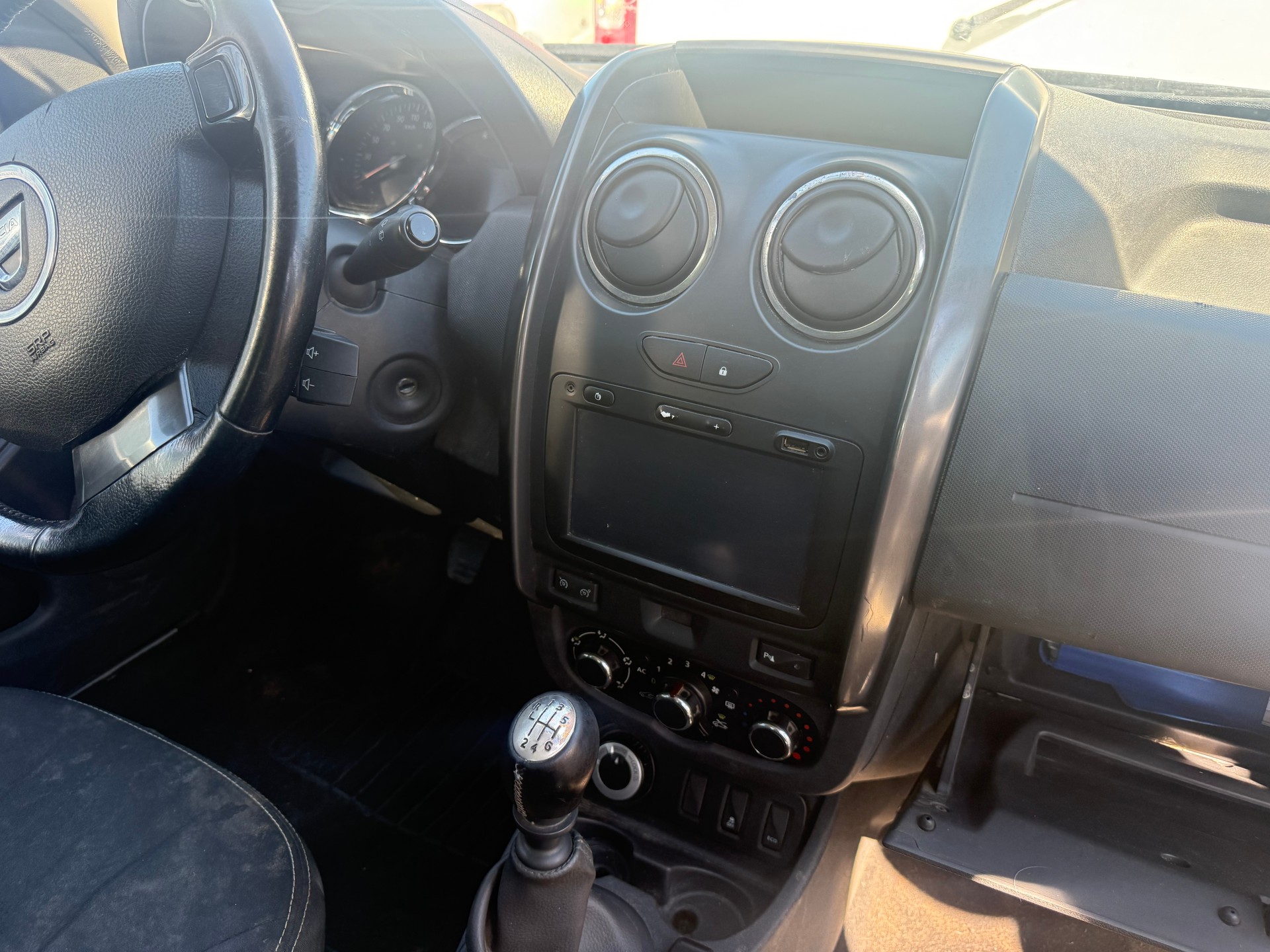 DACIA Duster 1.5 dCi Lauréate 4x4-image-1