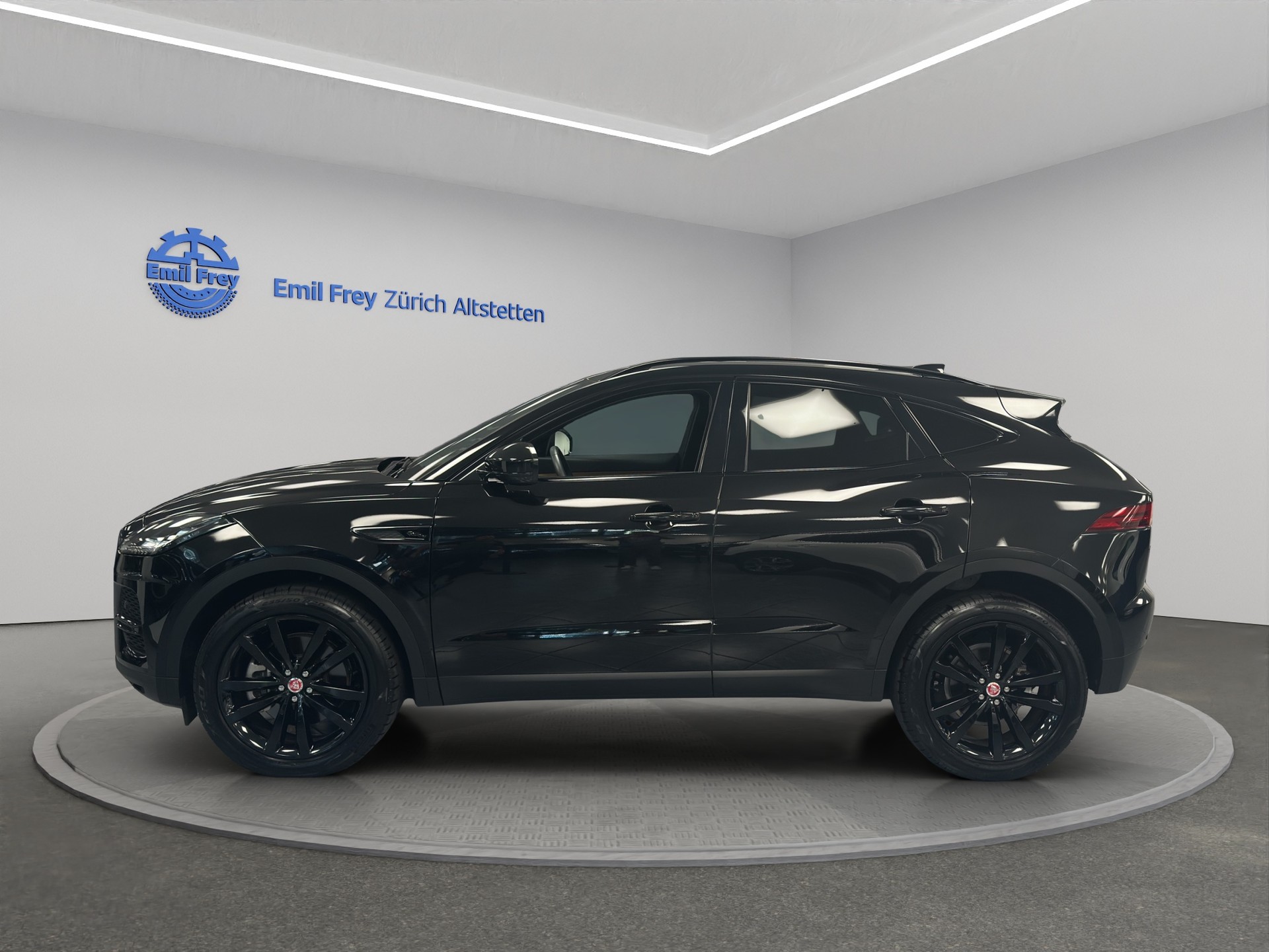 JAGUAR E-Pace 2.0 D I4 165 S AWD-image-3