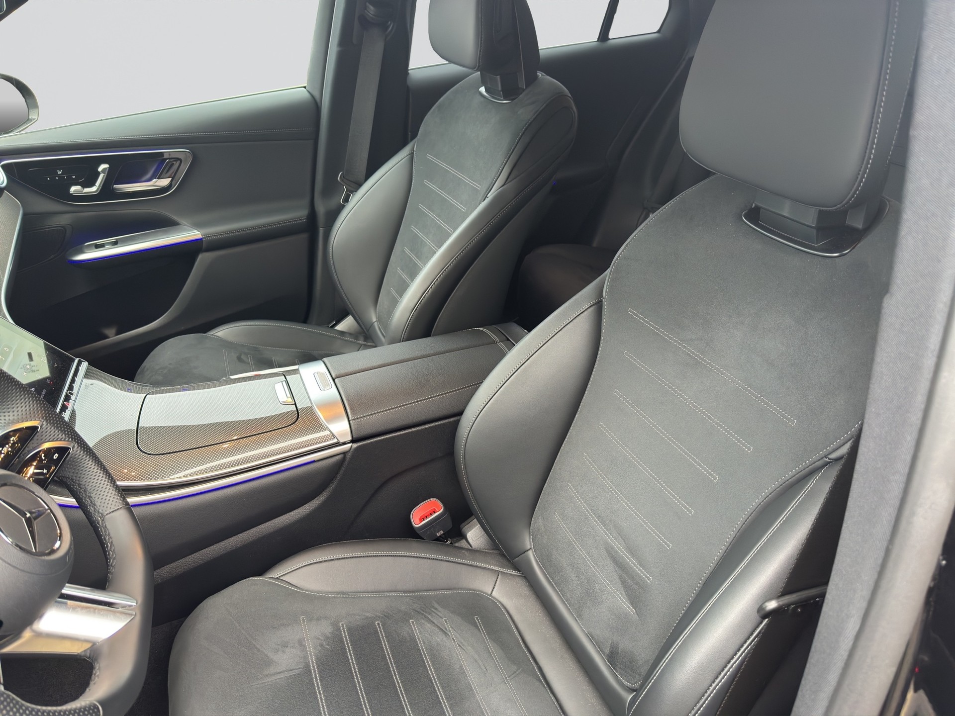 MERCEDES-BENZ GLC 300 d 4Matic 9G-Tronic AMG Edition-image-4