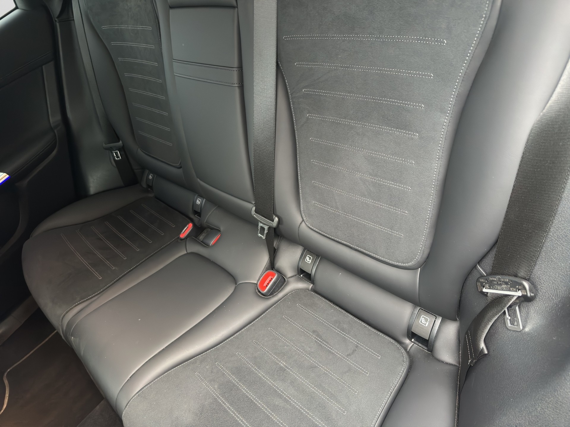 MERCEDES-BENZ GLC 300 d 4Matic 9G-Tronic AMG Edition-image-7