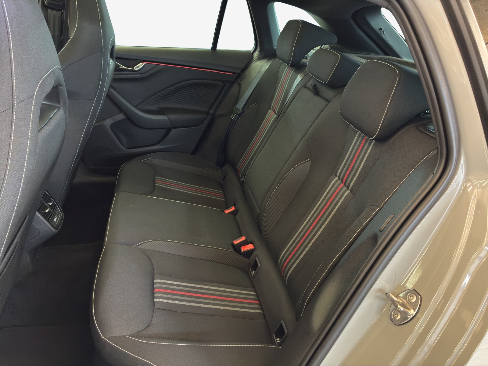 SKODA Scala 1.5 TSI Monte Carlo DSG-image-11