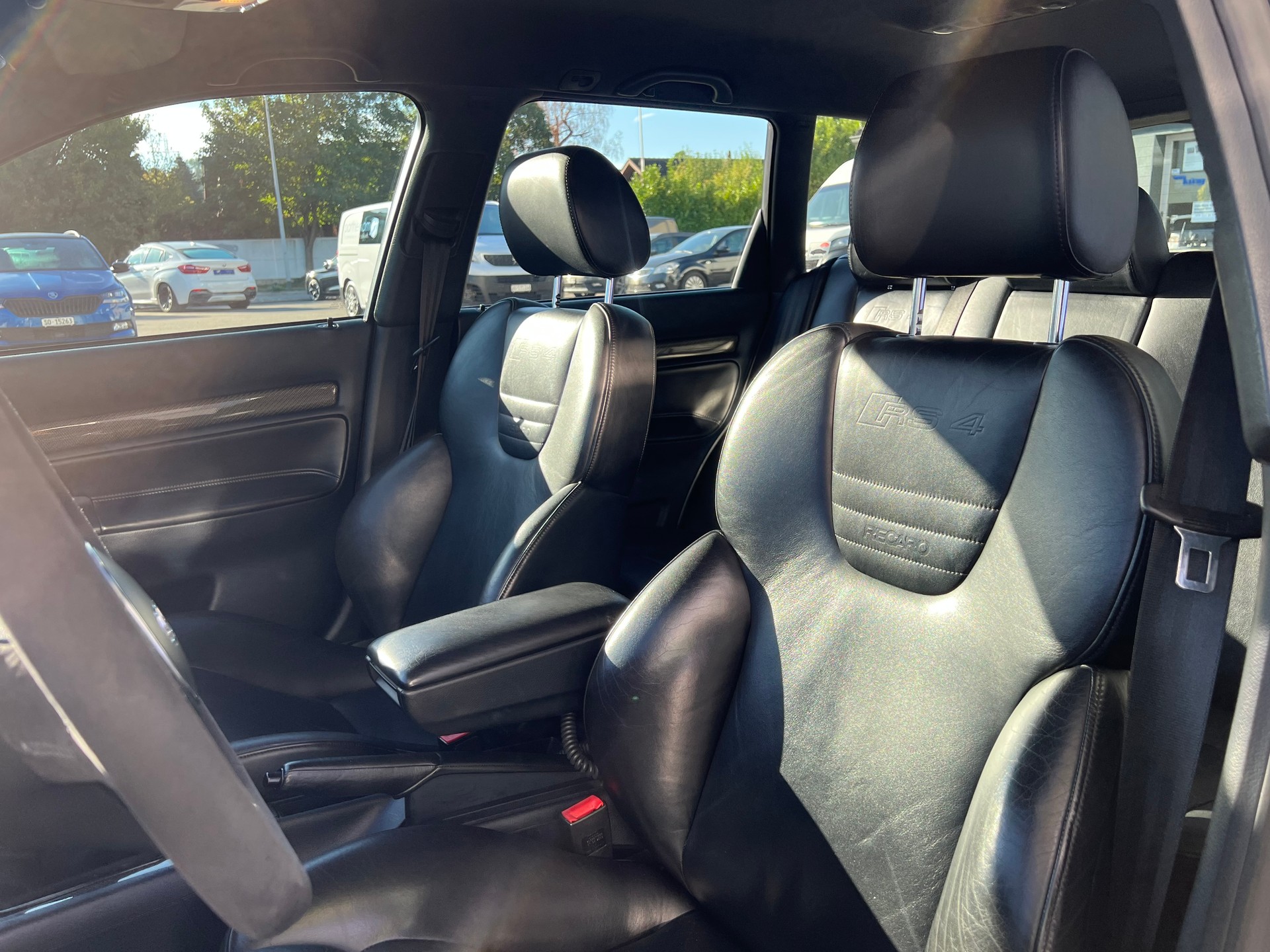 AUDI RS4 Avant 2.7 V6 Biturbo quattro-image-10