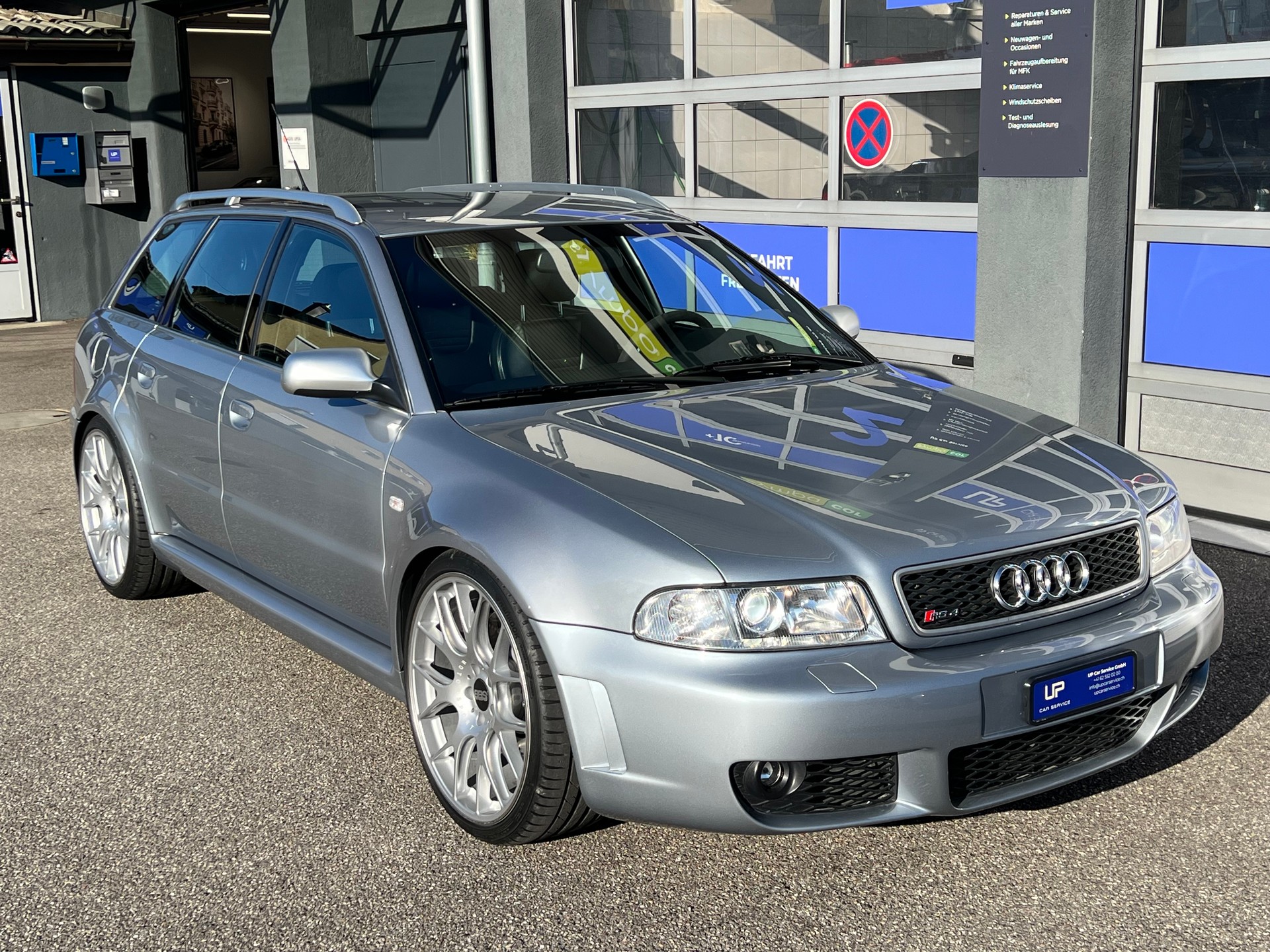AUDI RS4 Avant 2.7 V6 Biturbo quattro-image-2