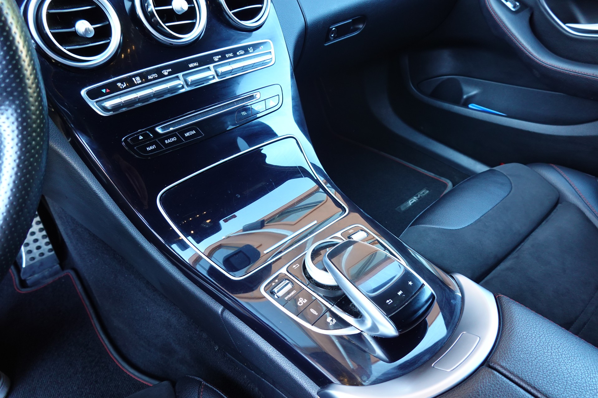 MERCEDES-BENZ C 43 AMG 4Matic - "Pack AMG * Sièges Electriques/Chauffant * Camera * GPS * Tempomat * intérieur carbone * Son Burmester"-image-15