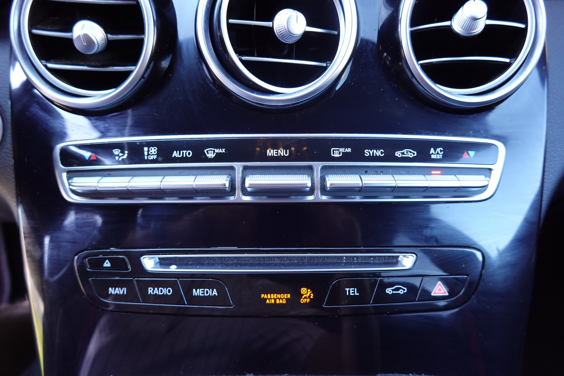 MERCEDES-BENZ C 43 AMG 4Matic - "Pack AMG * Sièges Electriques/Chauffant * Camera * GPS * Tempomat * intérieur carbone * Son Burmester"-image-18