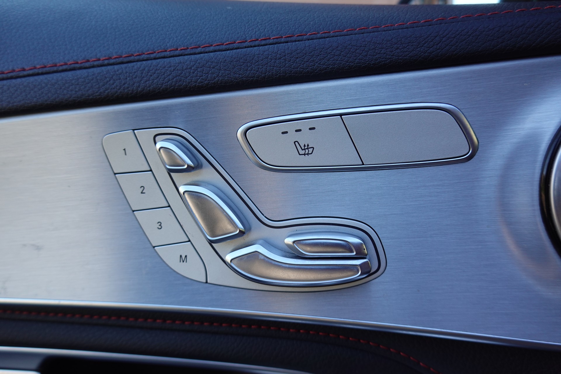 MERCEDES-BENZ C 43 AMG 4Matic - "Pack AMG * Sièges Electriques/Chauffant * Camera * GPS * Tempomat * intérieur carbone * Son Burmester"-image-20