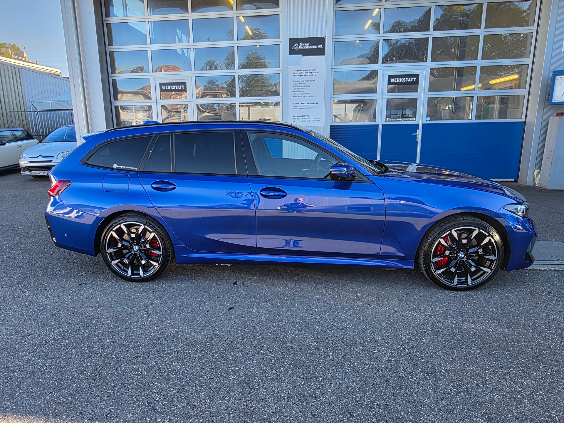 BMW 330e x DriveTouring Steptronic M Sport Pro-image-4