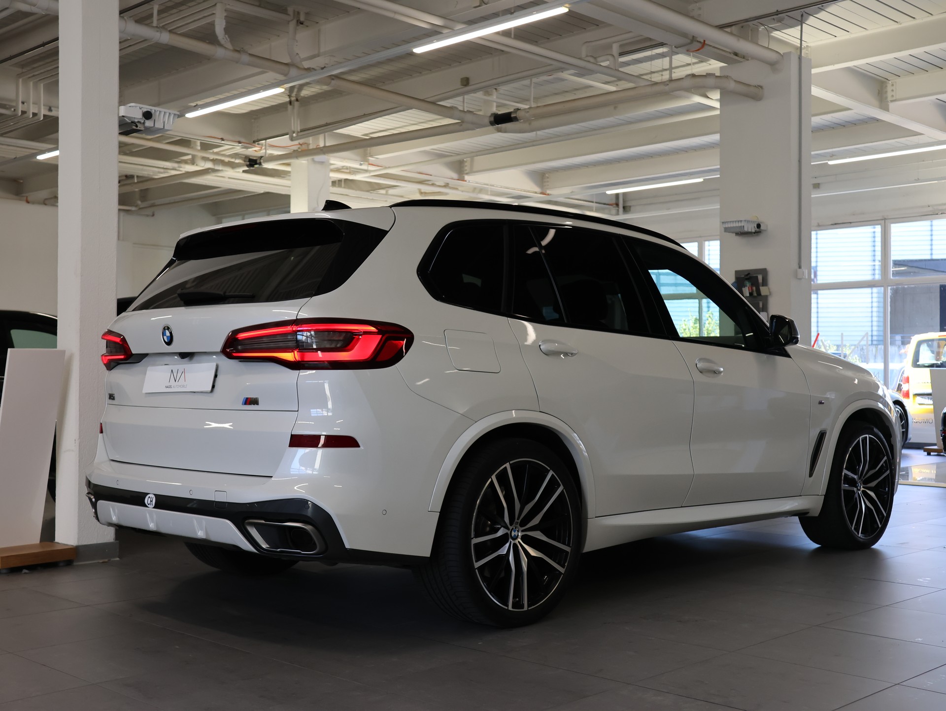BMW X5 xDrive M50d Steptronic *STANDHEIZUNG*LASERLICHT*-image-8