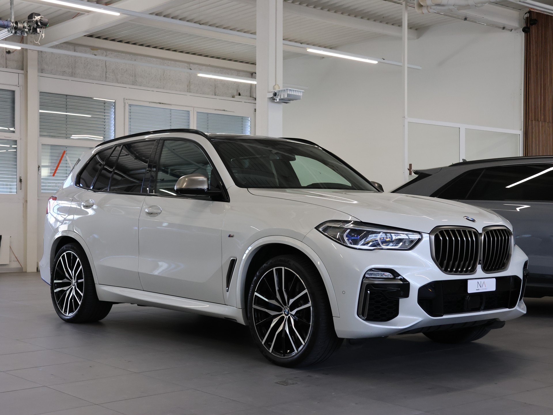 BMW X5 xDrive M50d Steptronic *STANDHEIZUNG*LASERLICHT*-image-1