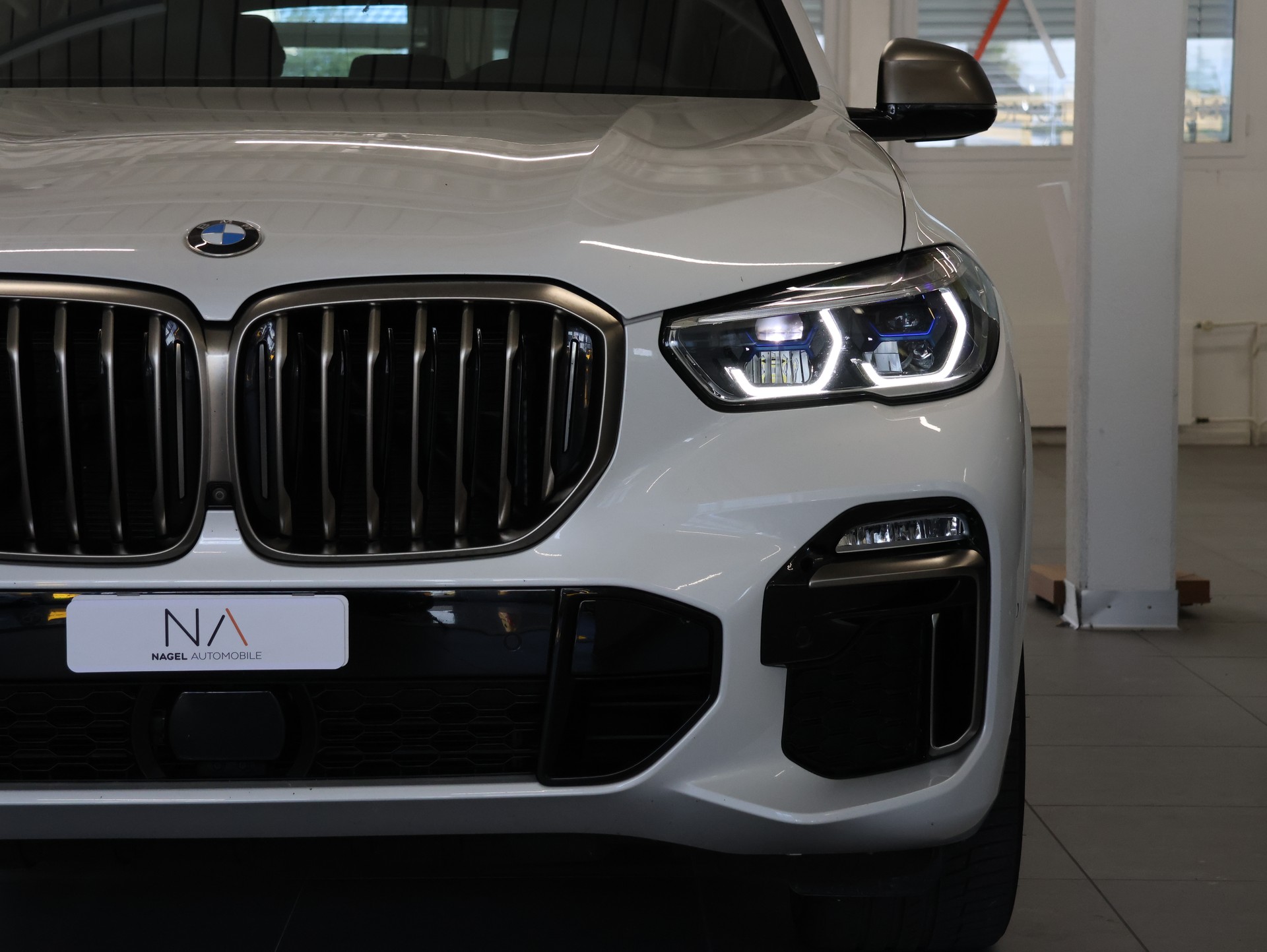 BMW X5 xDrive M50d Steptronic *STANDHEIZUNG*LASERLICHT*-image-3