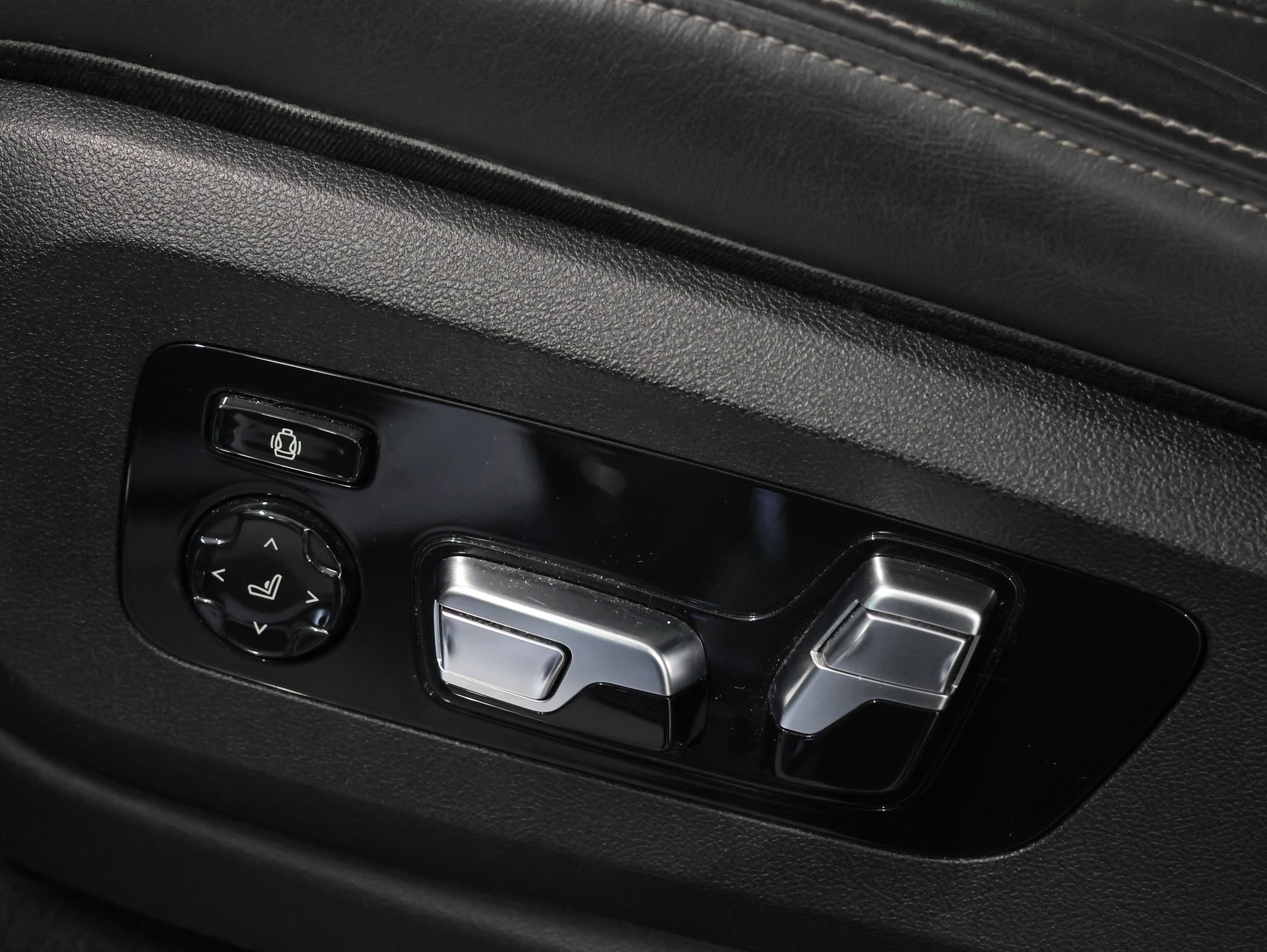 BMW X5 xDrive M50d Steptronic *STANDHEIZUNG*LASERLICHT*-image-13
