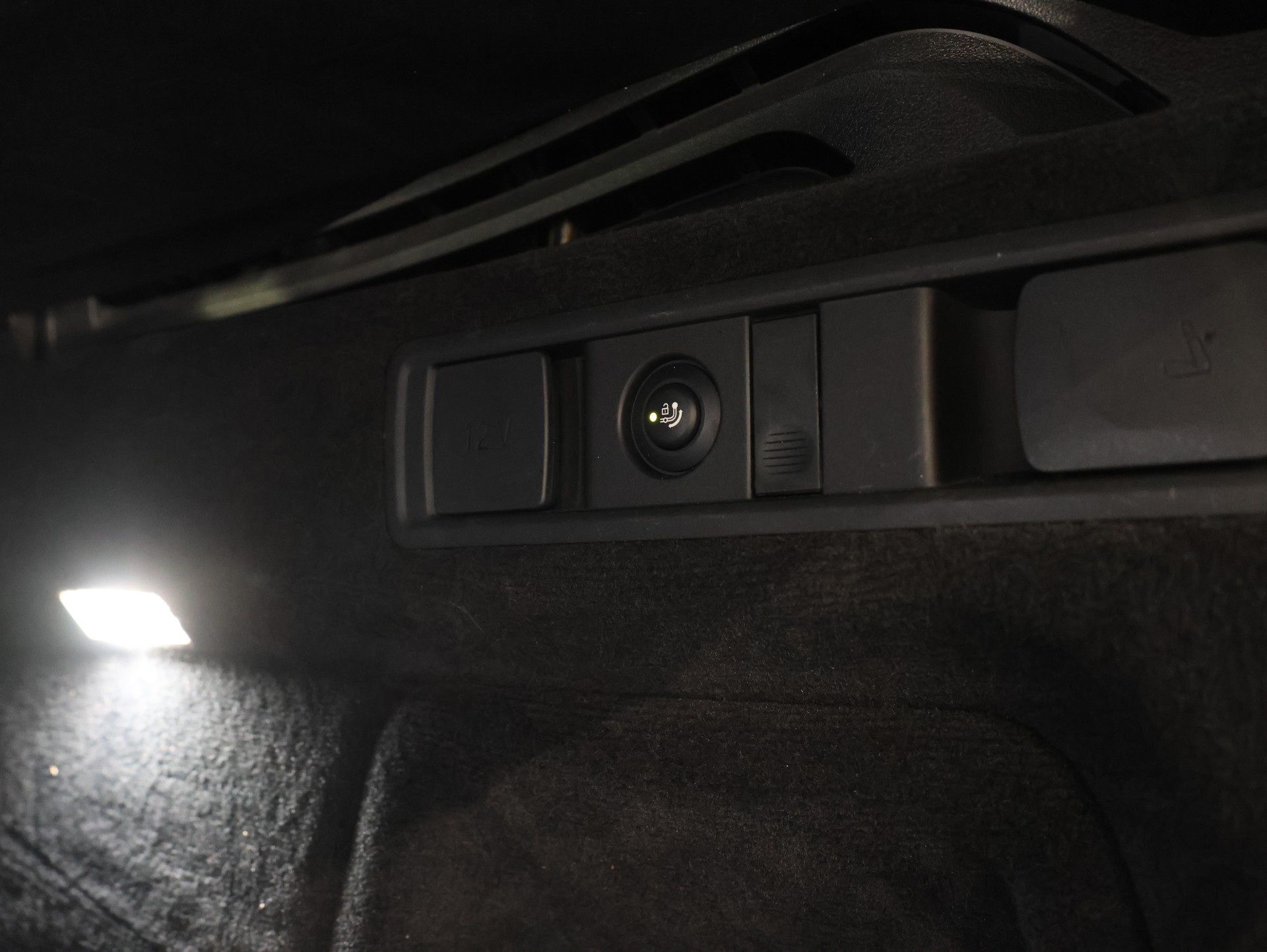 BMW X5 xDrive M50d Steptronic *STANDHEIZUNG*LASERLICHT*-image-38