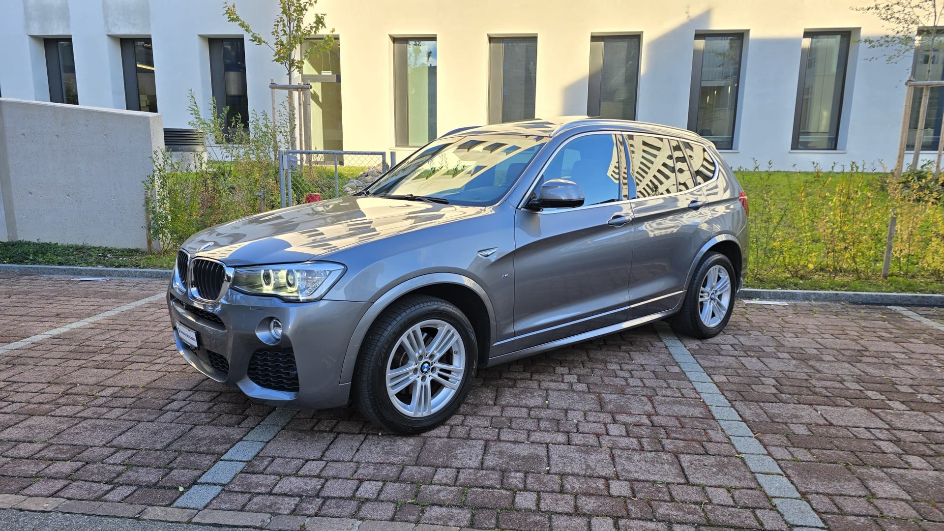 BMW xDrive 20d Steptronic M-Sport Paket (Facelift)| Elk AHK| Panoramadach| HARMAN KARDON| Top Ausgestattet| Frisch Ab MFK-image-0