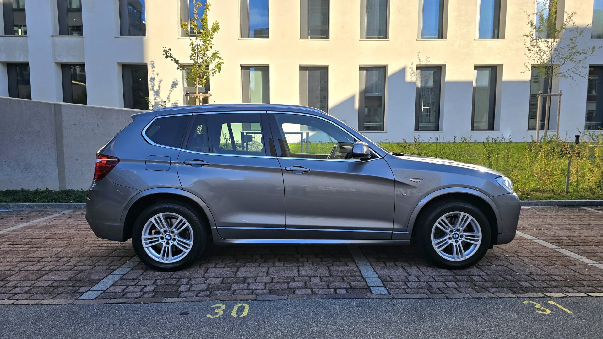 BMW xDrive 20d Steptronic M-Sport Paket (Facelift)| Elk AHK| Panoramadach| HARMAN KARDON| Top Ausgestattet| Frisch Ab MFK-image-3