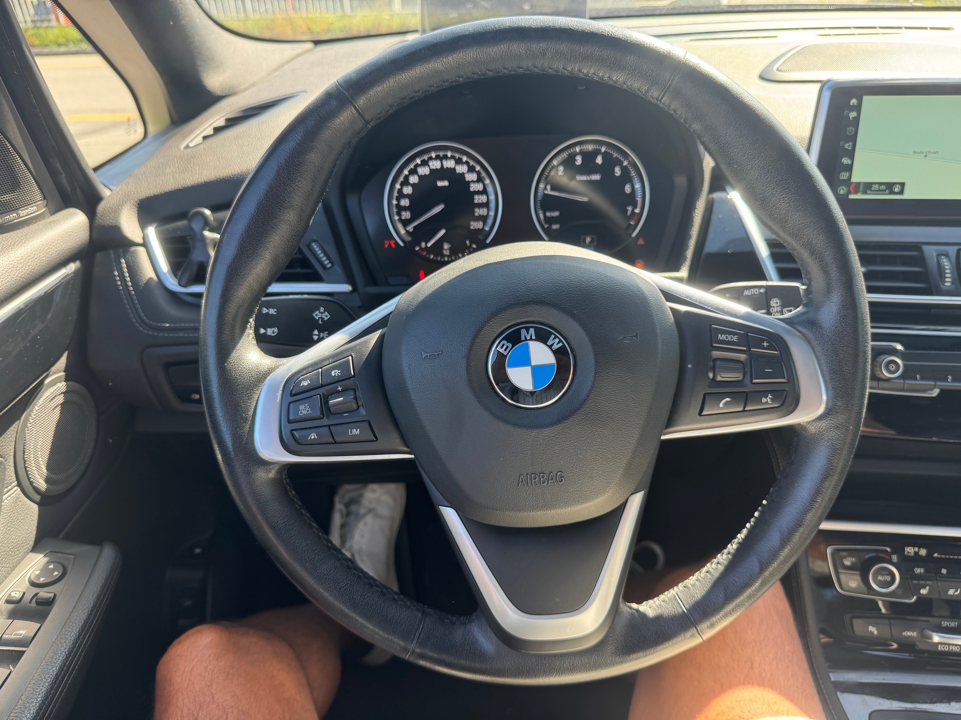 BMW 225xe iPerformance Active Tourer Steptronic Sport Line-image-17