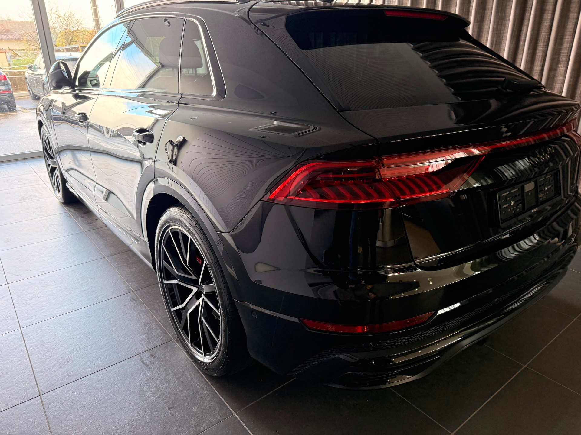 AUDI 3.0 55 TFSI Black Edition quattro T-Tronic-image-1