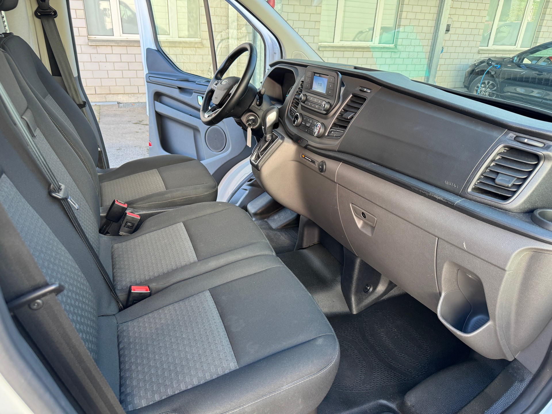 FORD Transit Custom Van 300 L1H1 Trend A-image-8