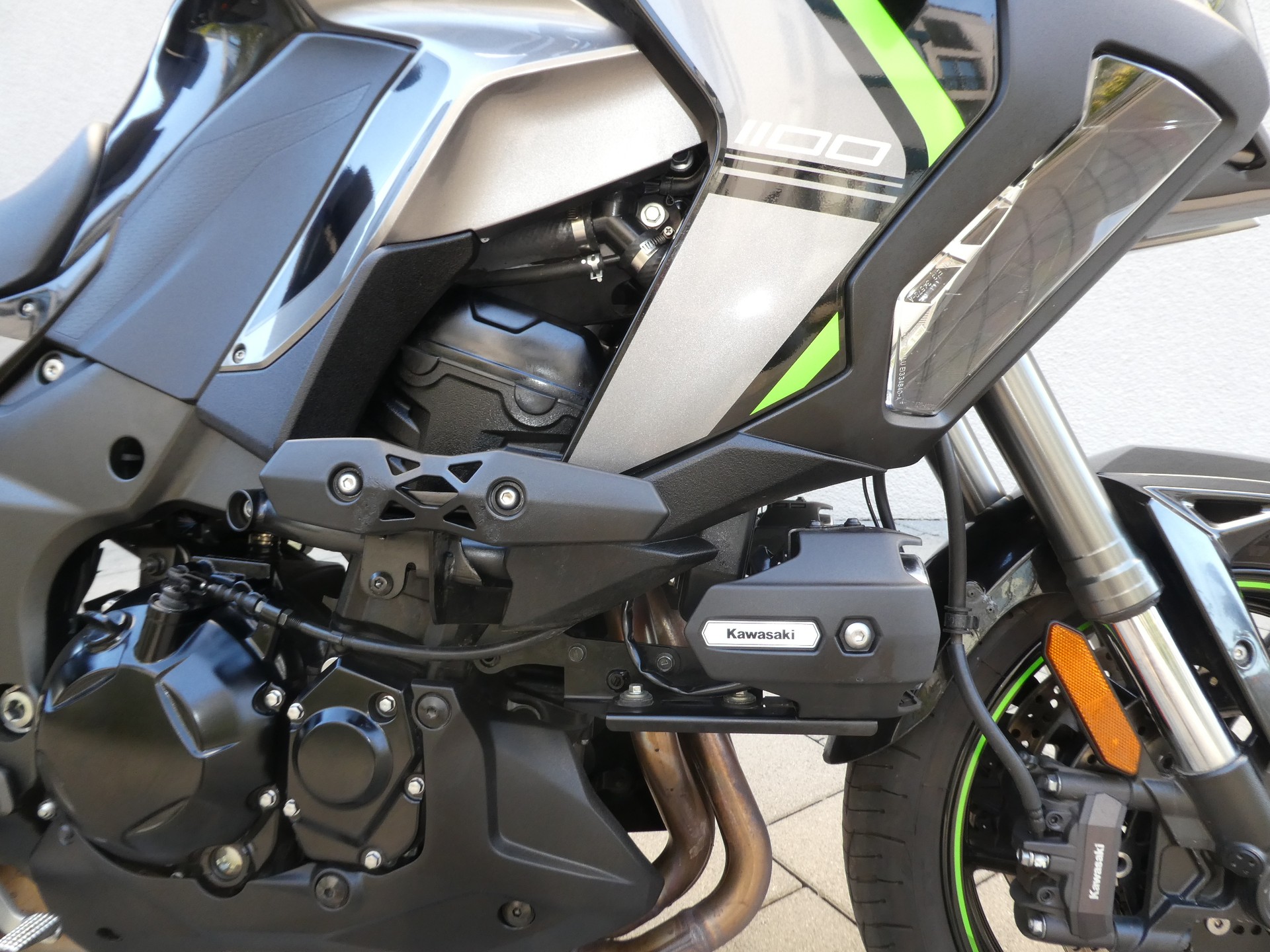 KAWASAKI Versys 1100 SE Grand Tourer-showroom-element-2