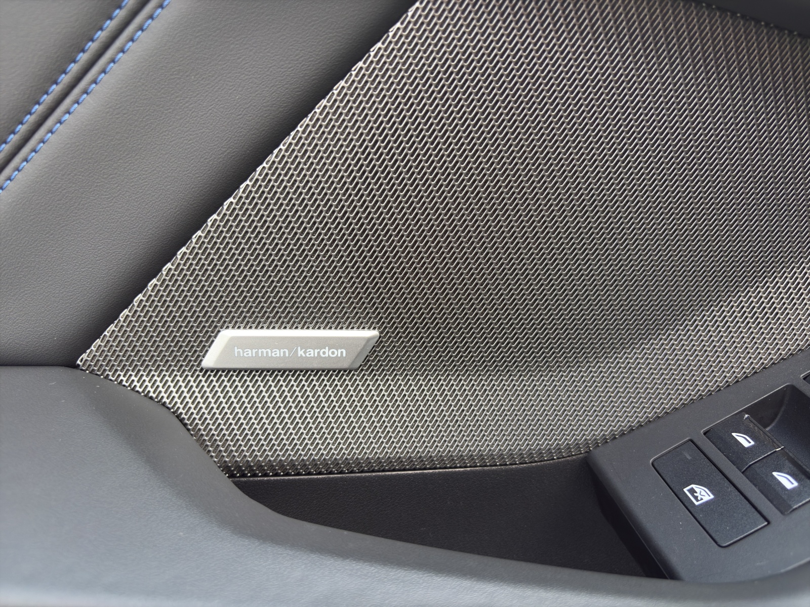 BMW M135i xDrive-image-18