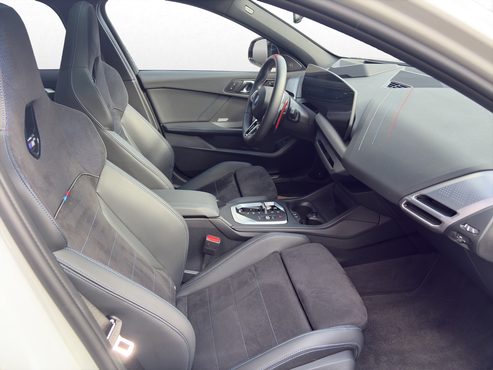 BMW M135i xDrive-image-13