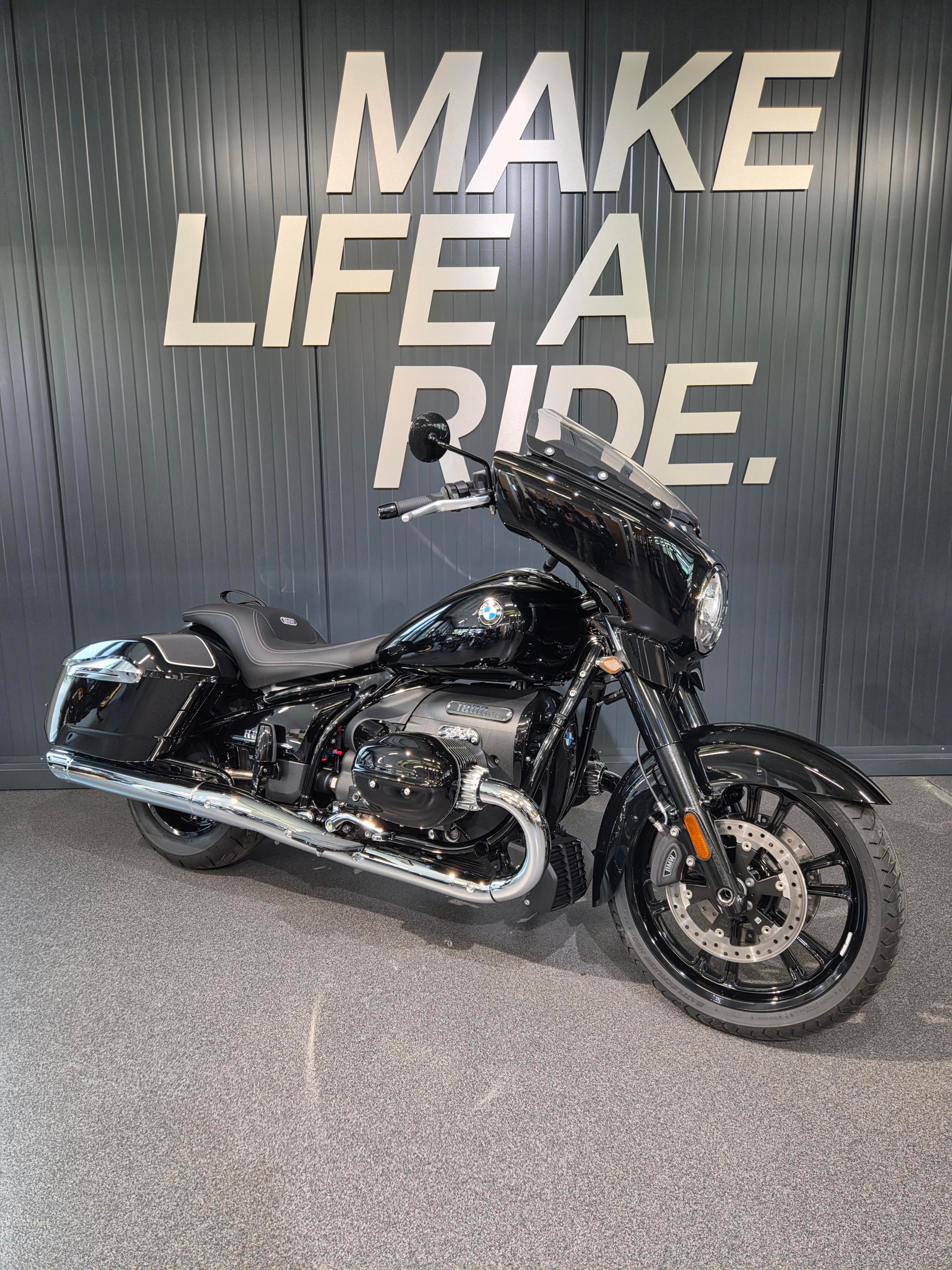 BMW R 18 B Bagger-showroom-element-1