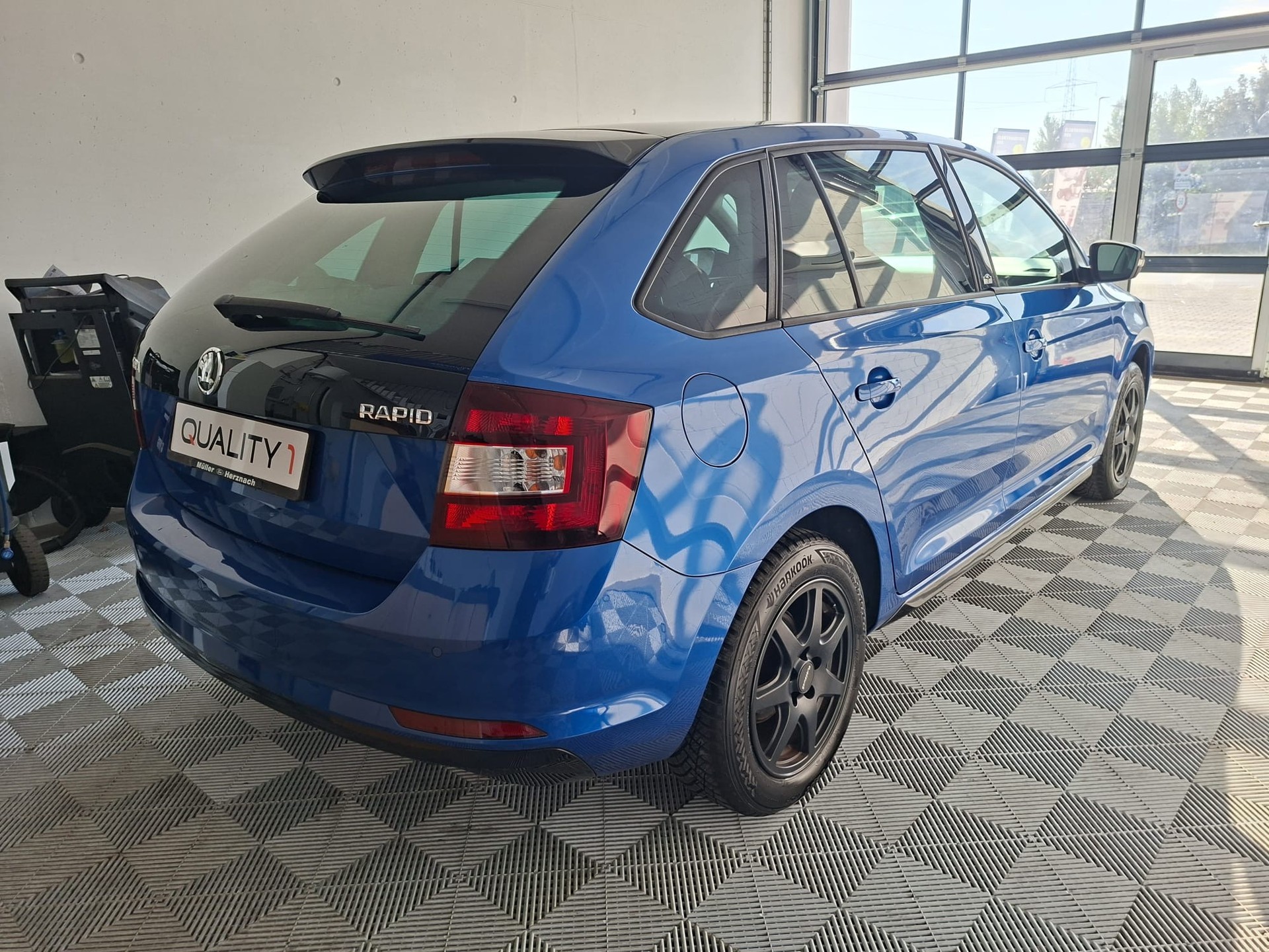 SKODA Rapid Spaceback 1.2 TSI Ambition-image-4