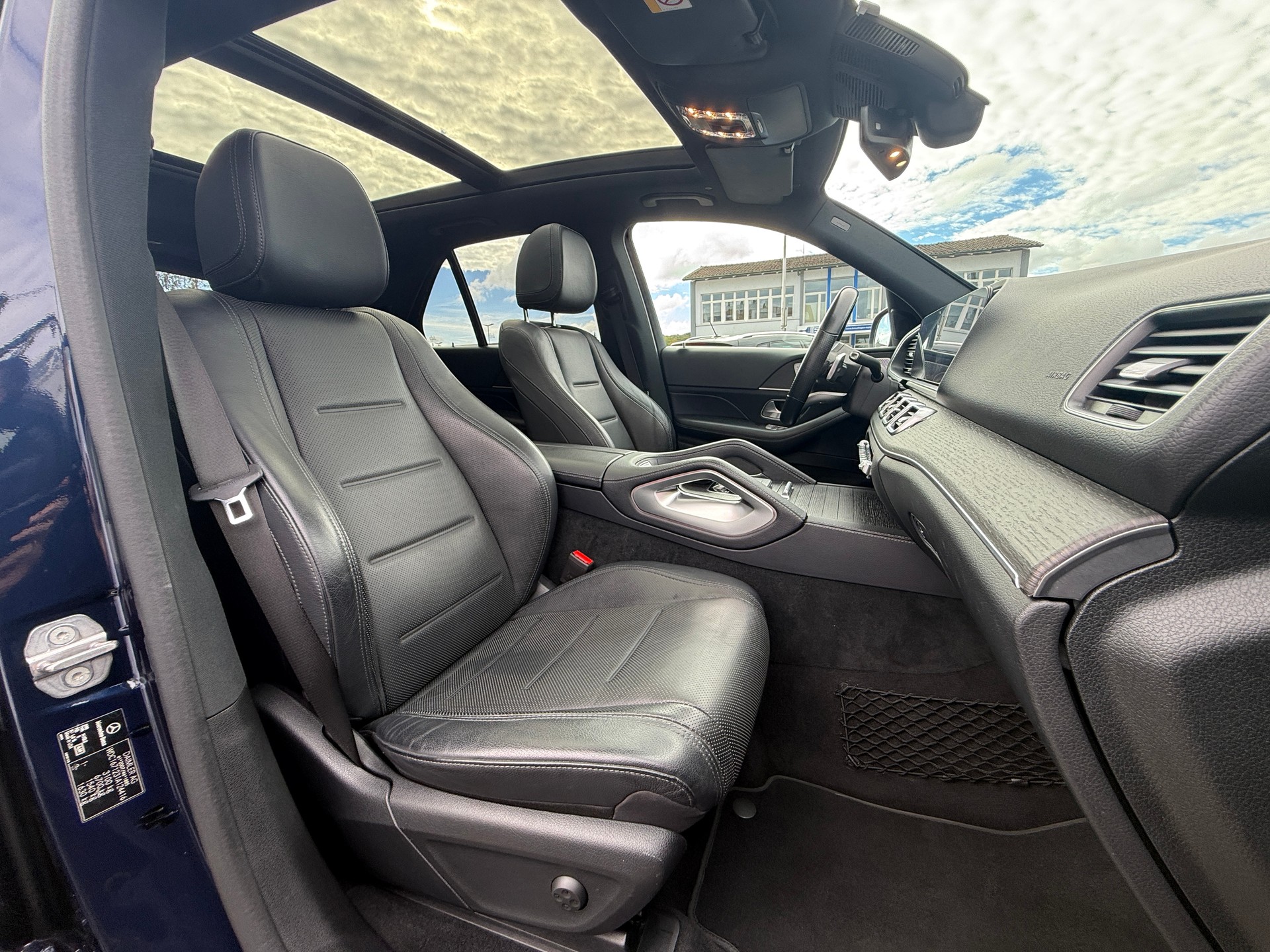 MERCEDES-BENZ GLE 400 d 4Matic AMG Line 9G-Tronic ***DISTANZREGLER & ANHÄNGERKUPPLUNG***-image-10