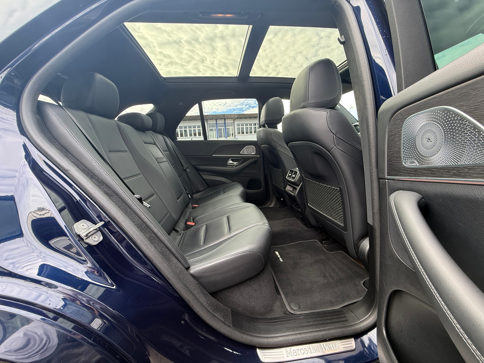 MERCEDES-BENZ GLE 400 d 4Matic AMG Line 9G-Tronic ***DISTANZREGLER & ANHÄNGERKUPPLUNG***-image-23